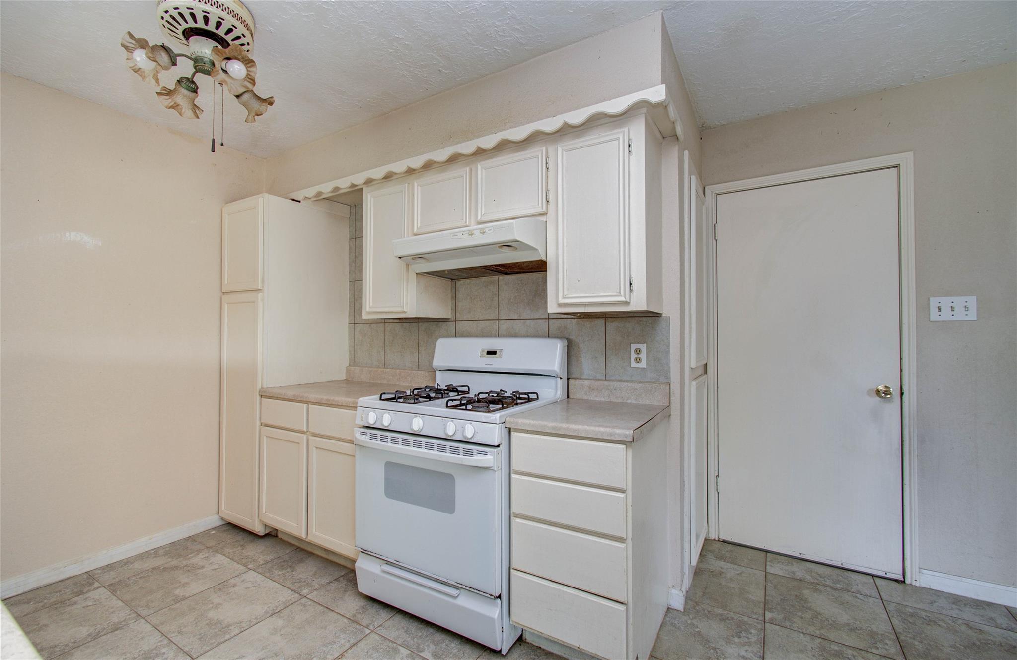 23919 Hunter Spring Circle