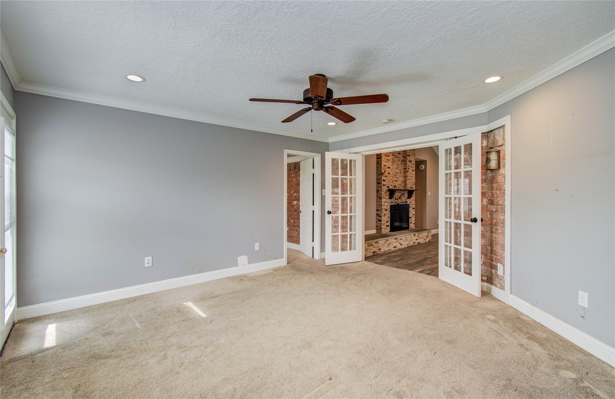 2010 Wildwood Drive, Deer Park