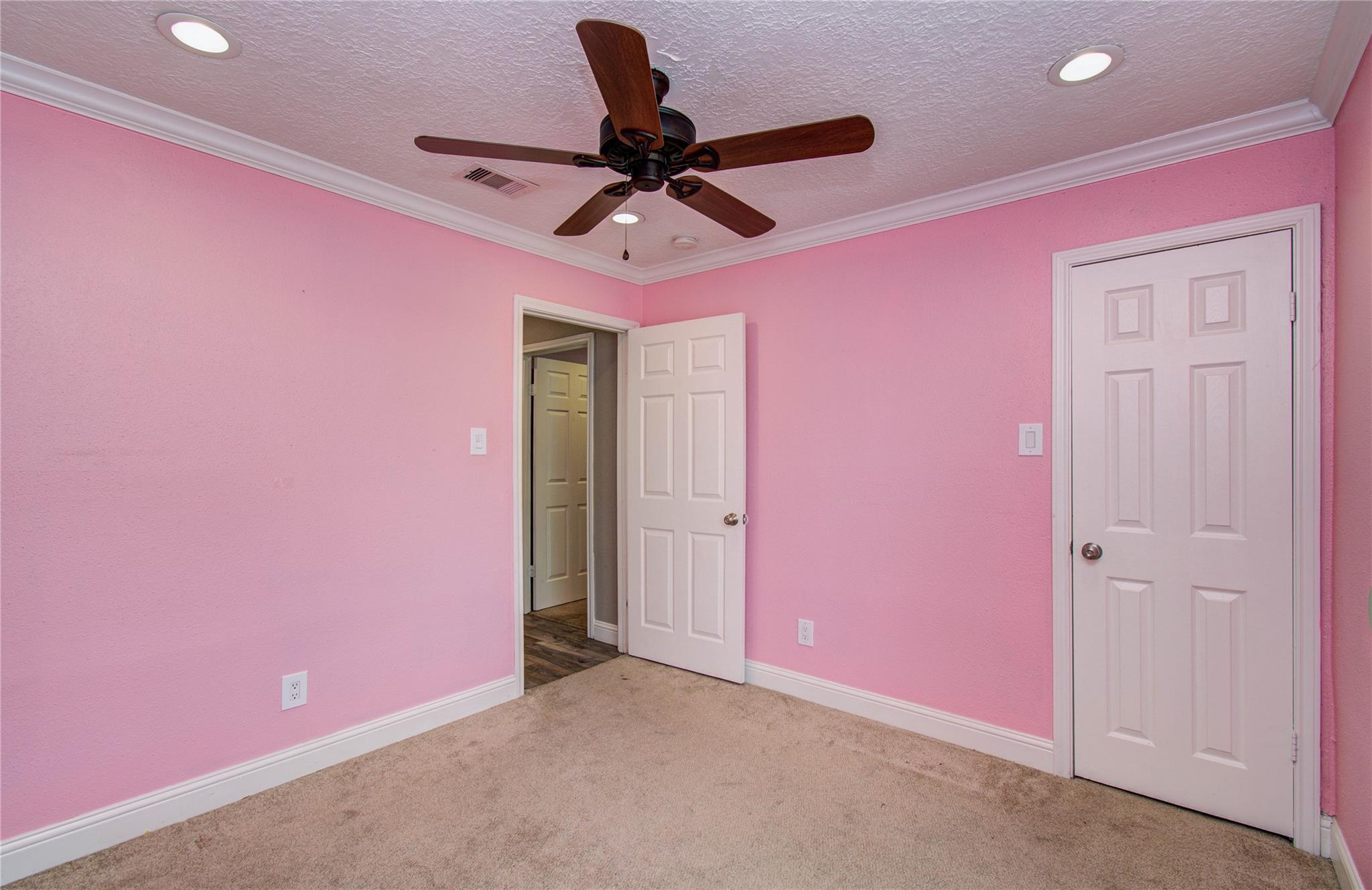 2010 Wildwood Drive, Deer Park