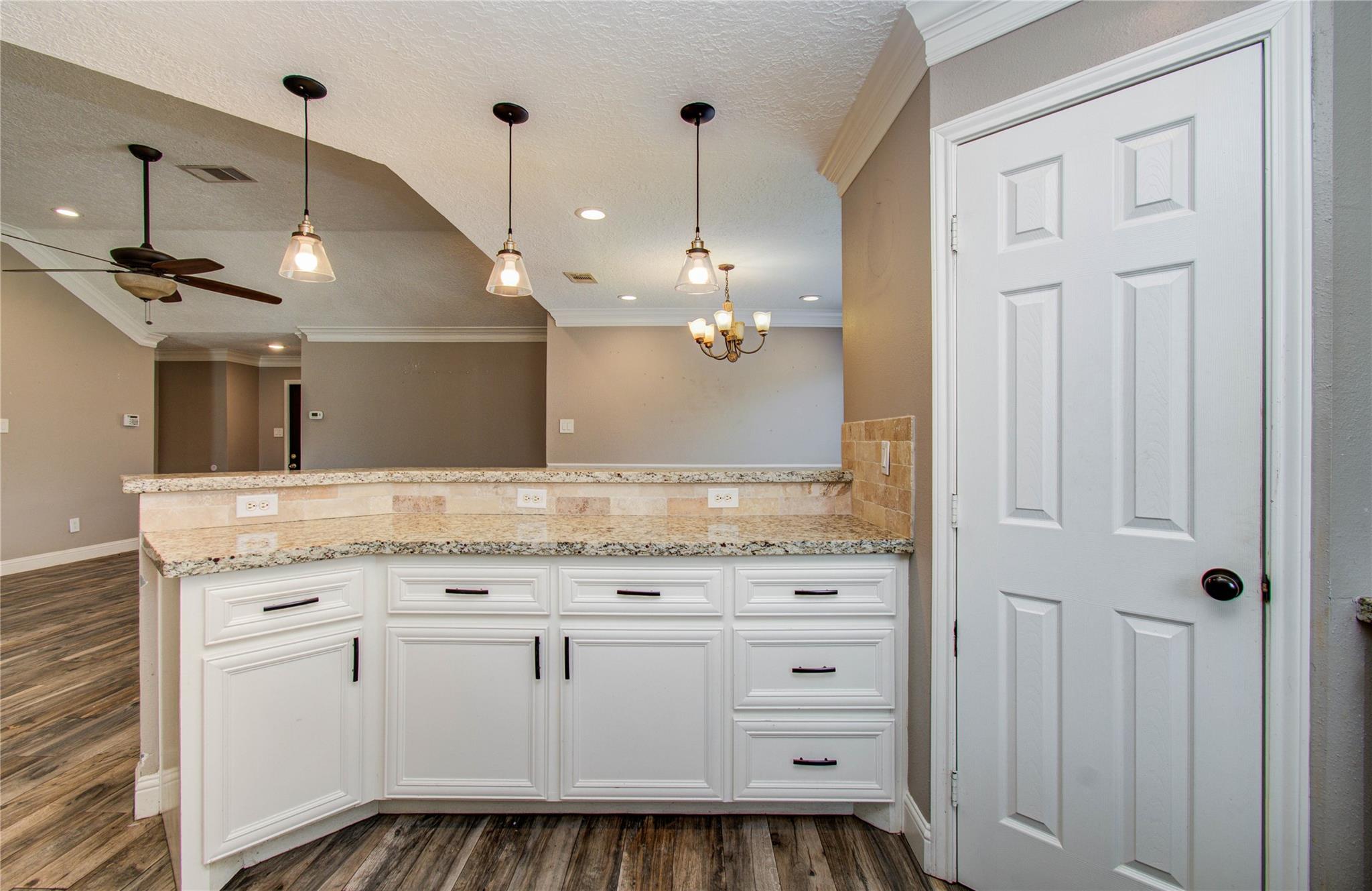 2010 Wildwood Drive, Deer Park