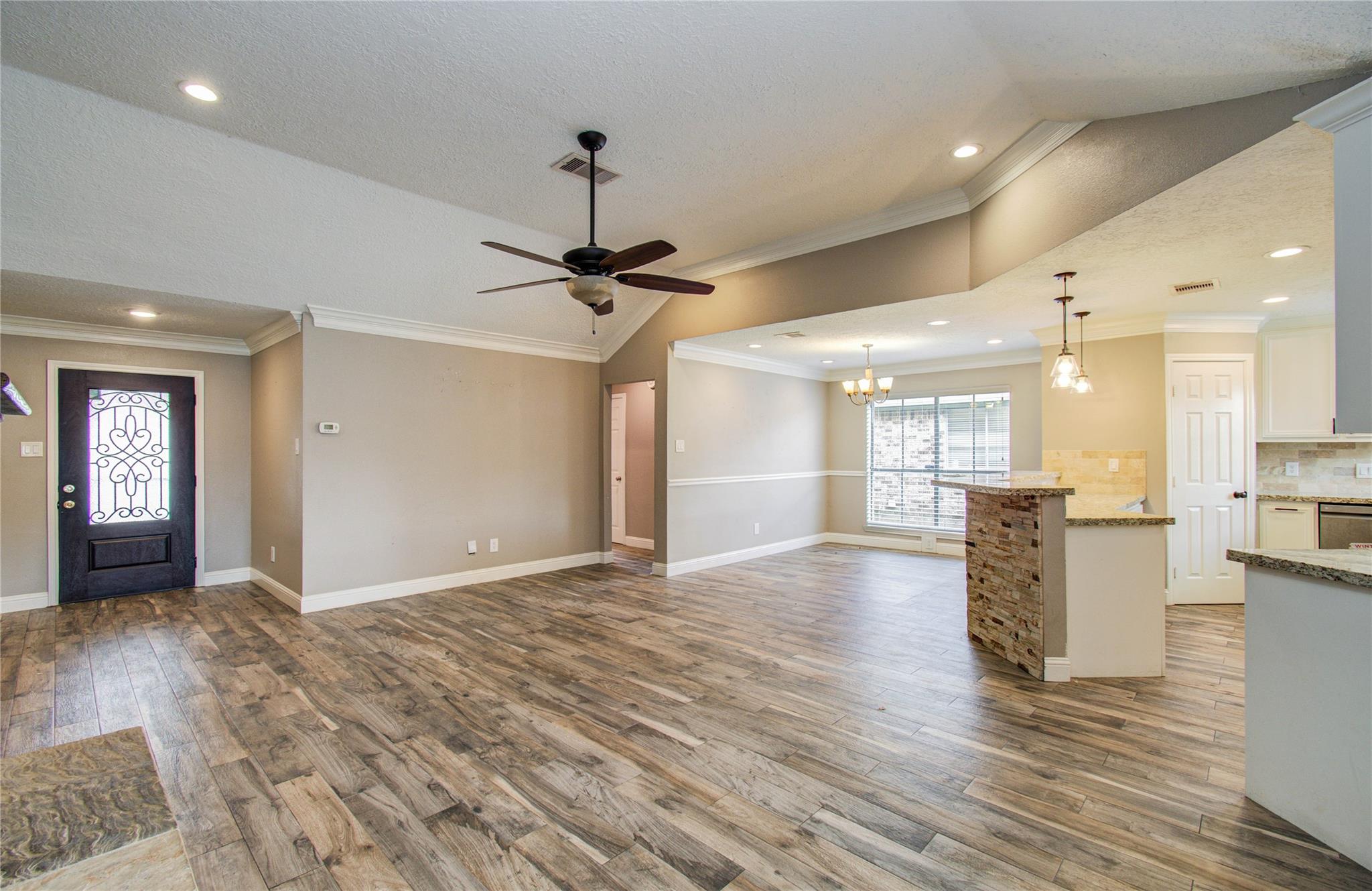 2010 Wildwood Drive, Deer Park