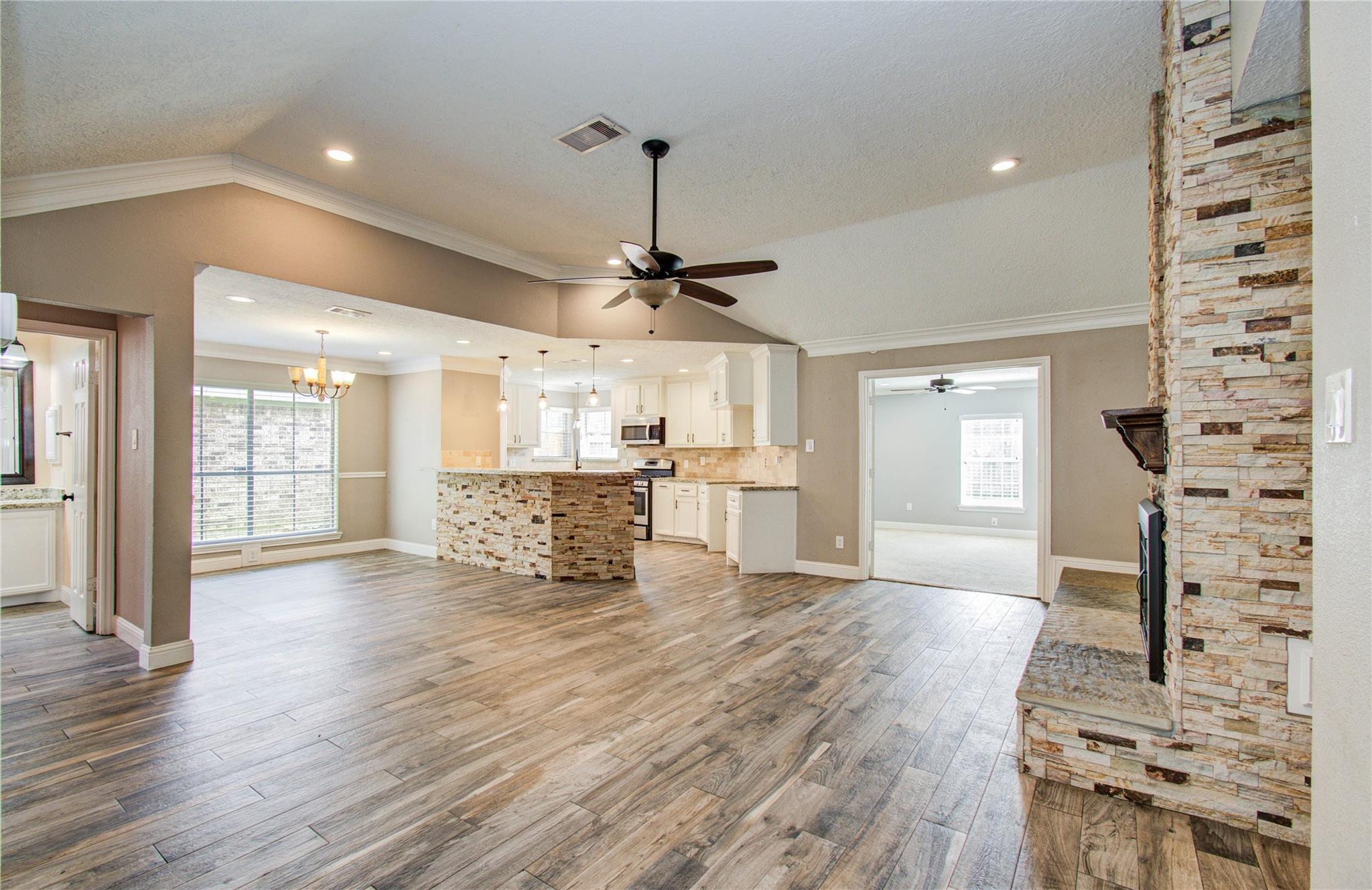 2010 Wildwood Drive, Deer Park