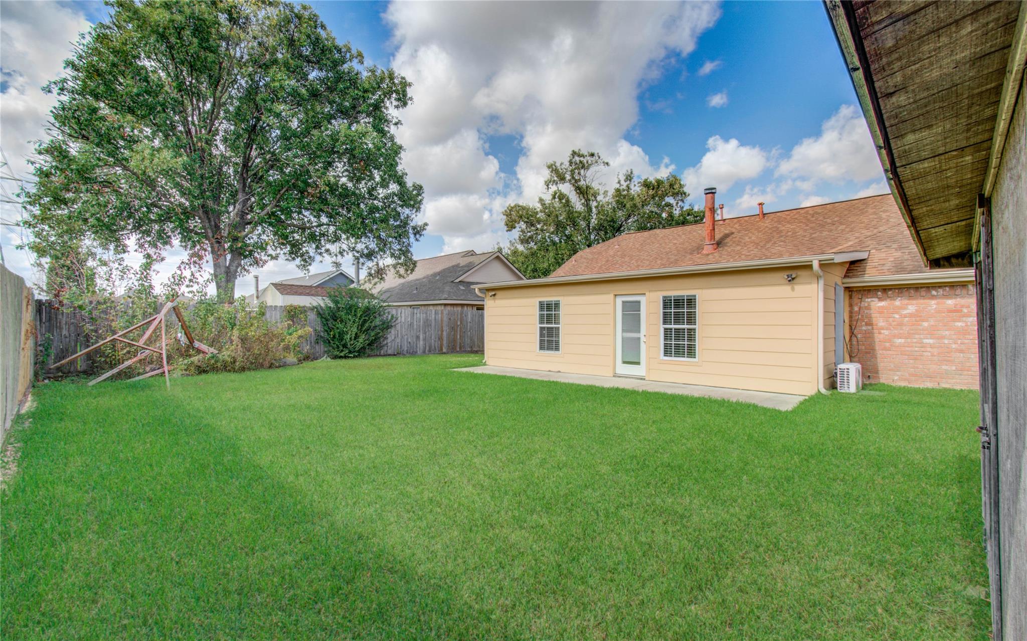 2010 Wildwood Drive, Deer Park