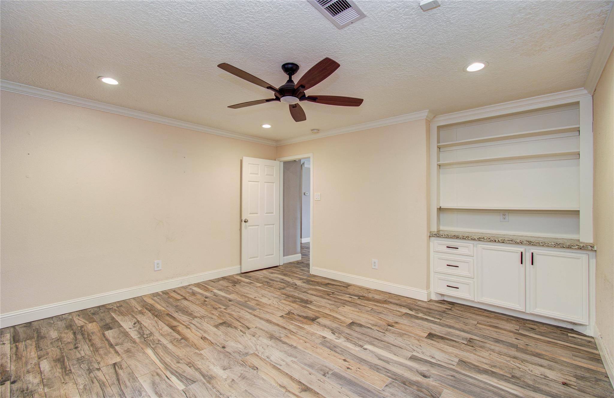 2010 Wildwood Drive, Deer Park