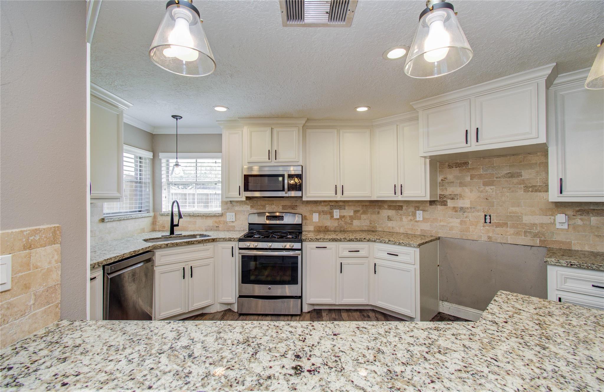 2010 Wildwood Drive, Deer Park