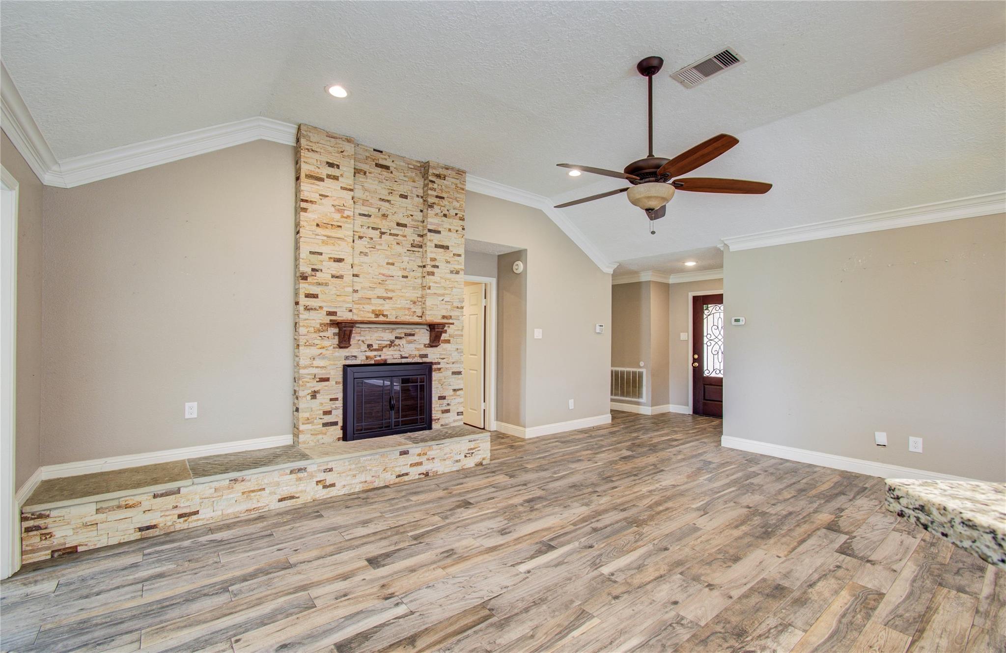 2010 Wildwood Drive, Deer Park