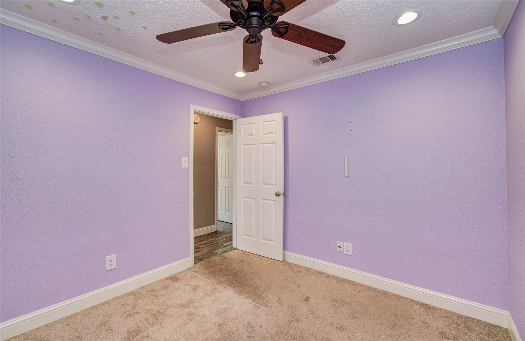 2010 Wildwood Drive, Deer Park