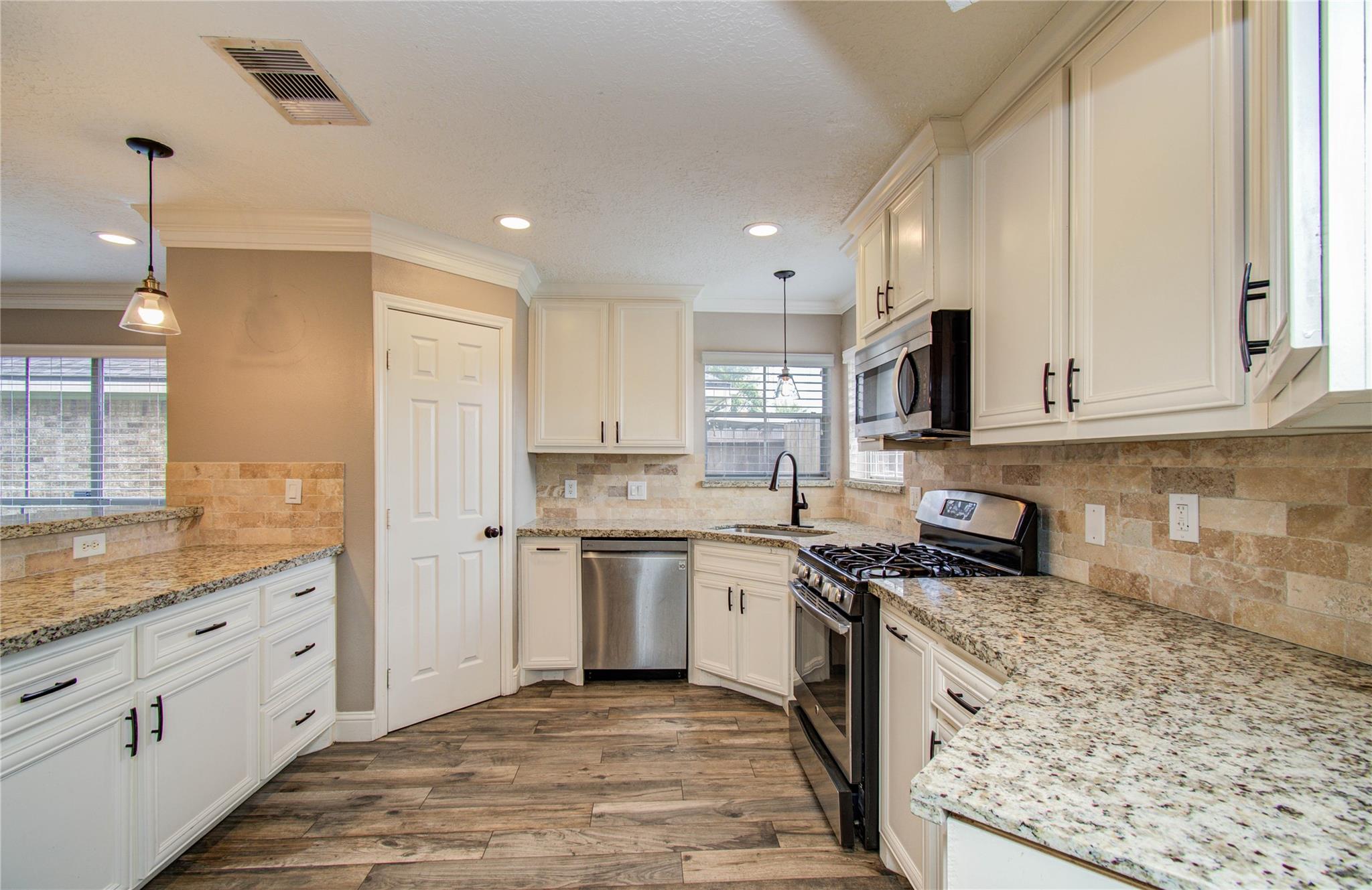 2010 Wildwood Drive, Deer Park