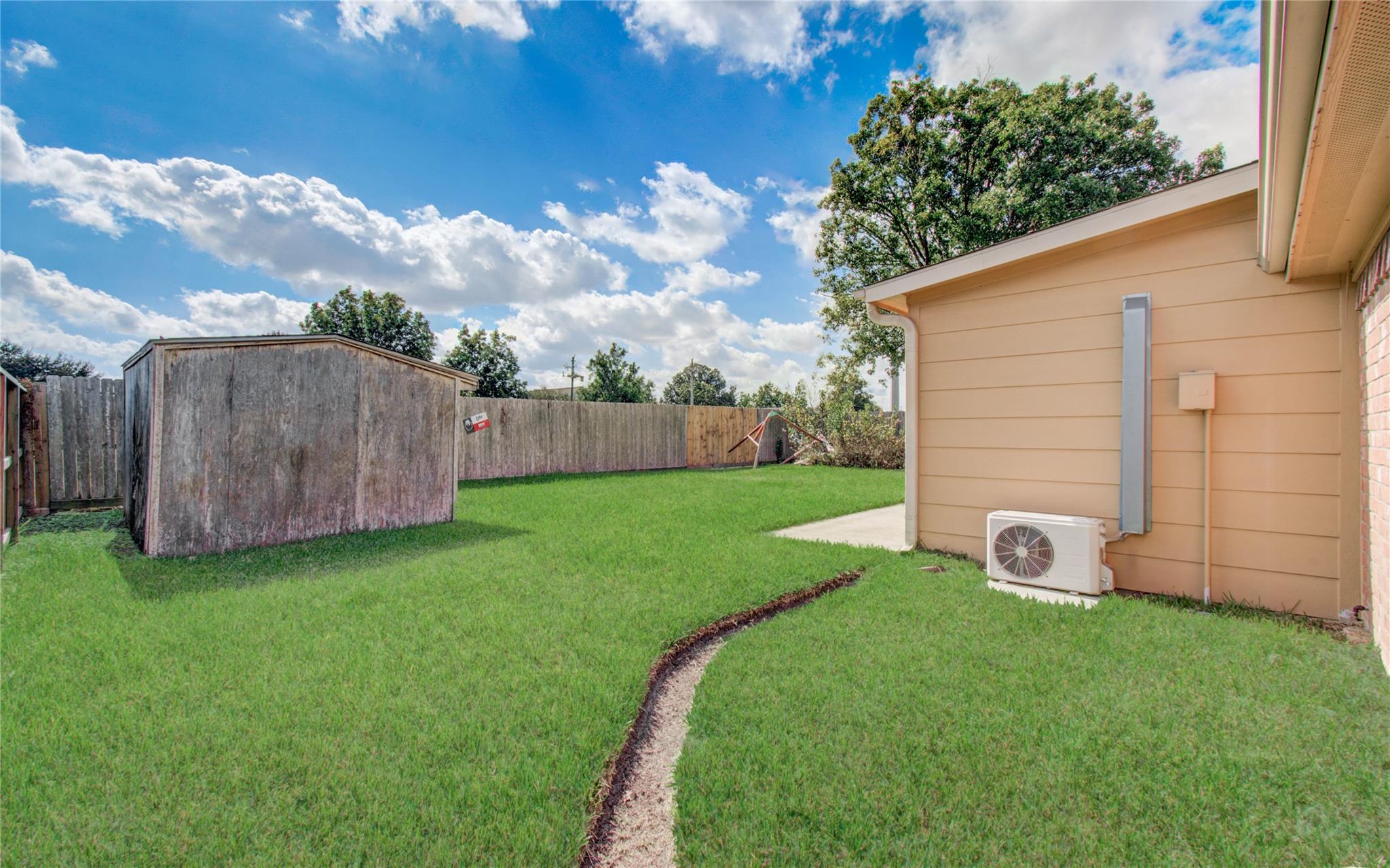 2010 Wildwood Drive, Deer Park