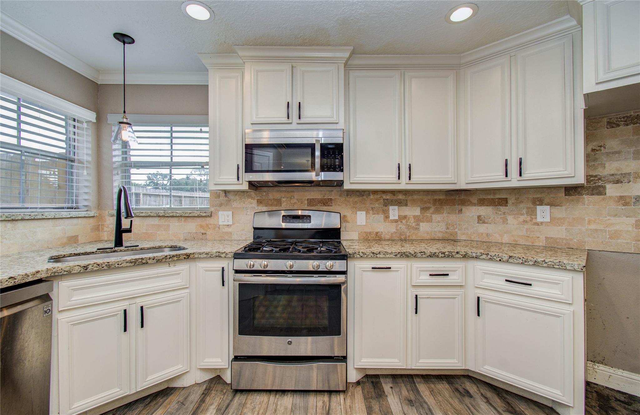 2010 Wildwood Drive, Deer Park