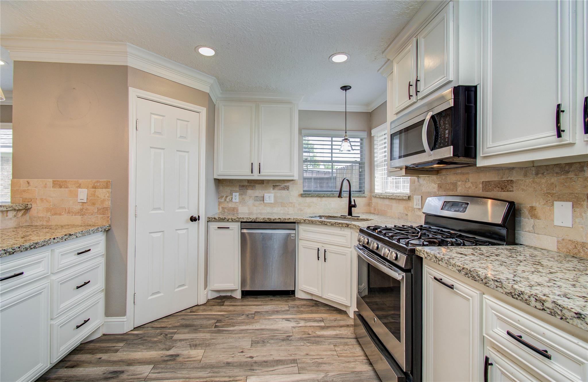 2010 Wildwood Drive, Deer Park