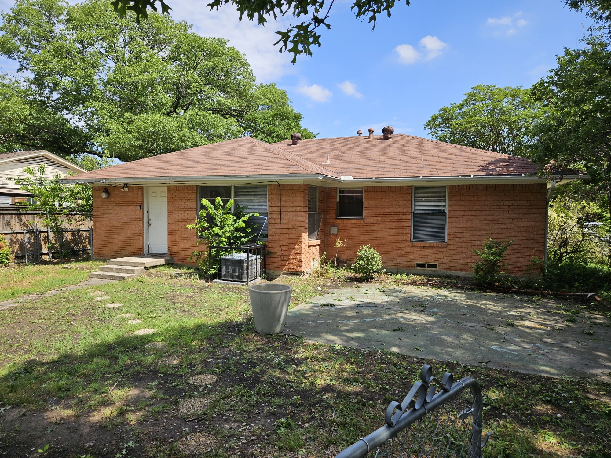 2646 Oates Drive