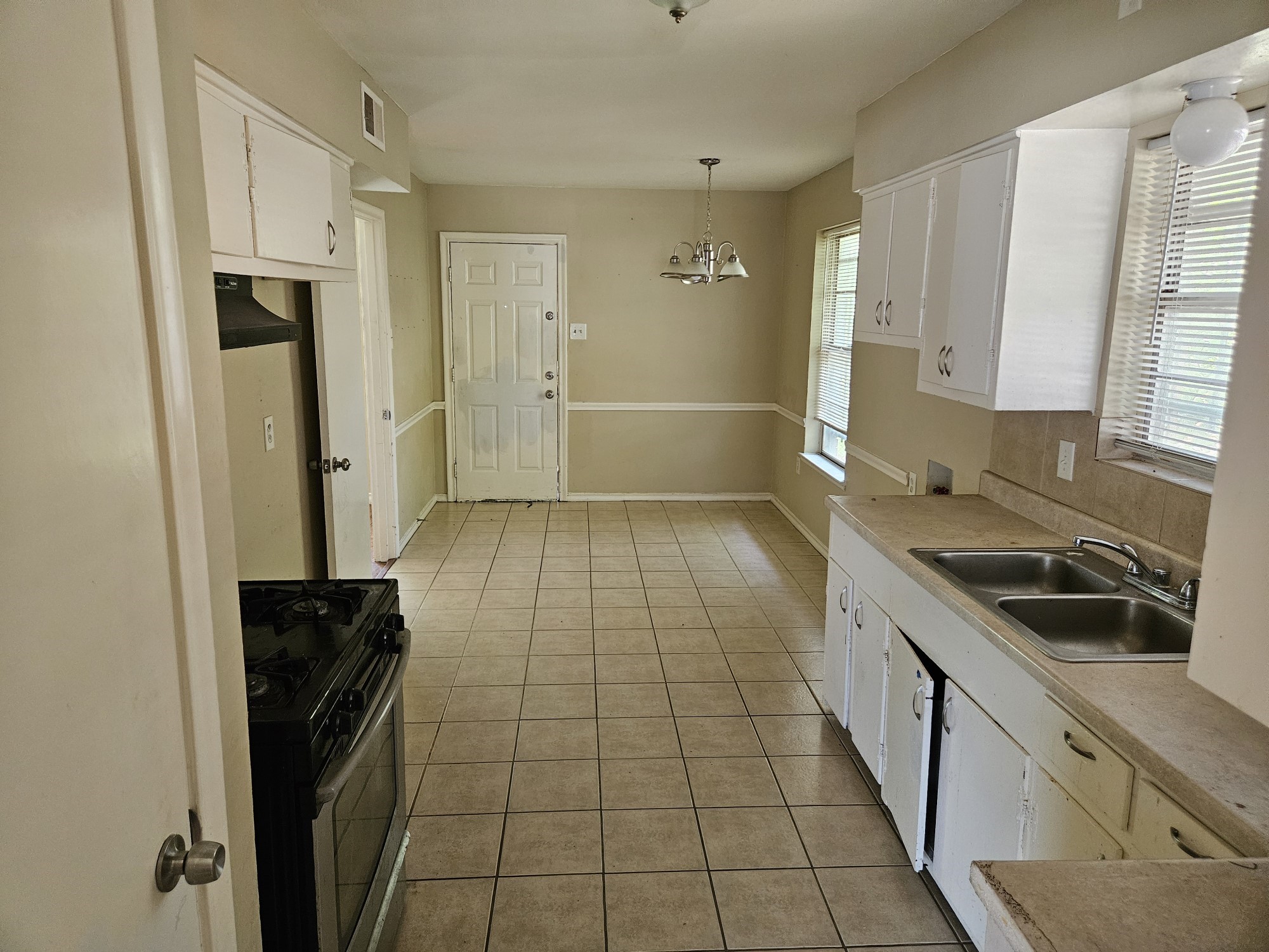 2646 Oates Drive