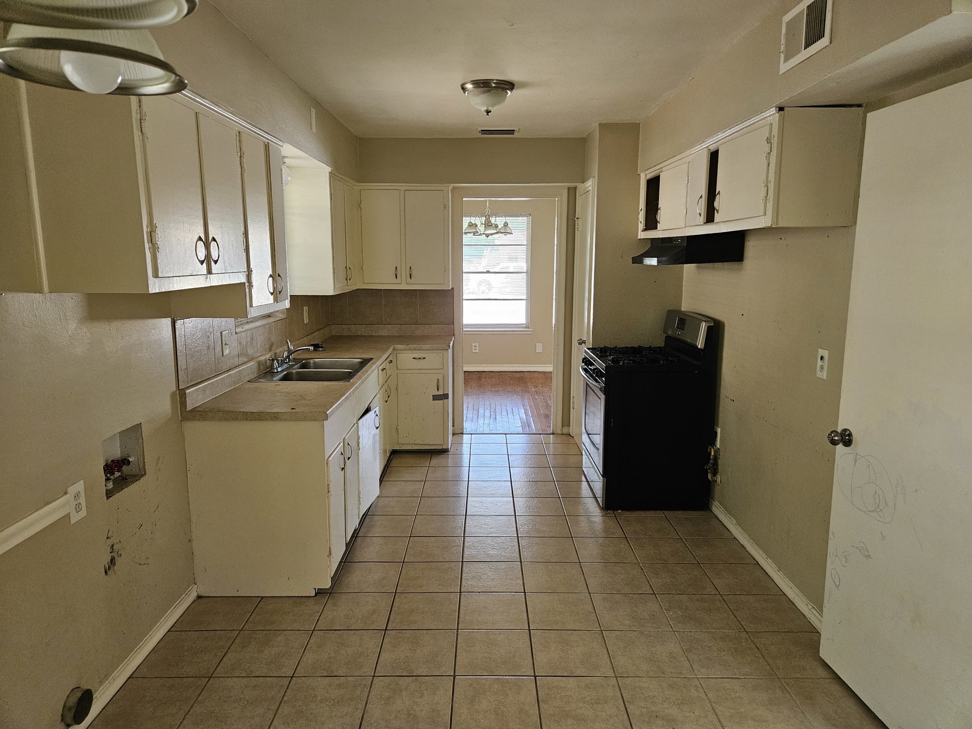 2646 Oates Drive