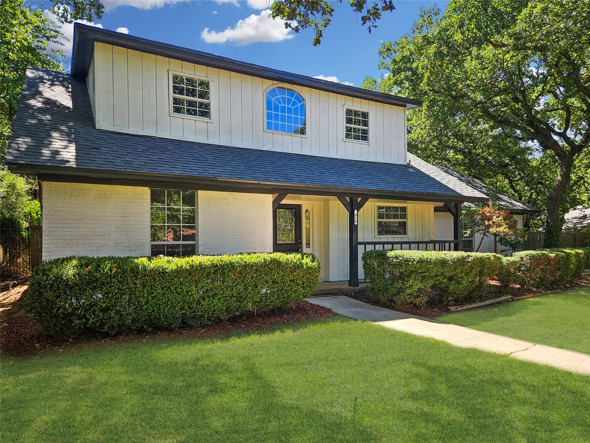 1914 Emerson Lane
