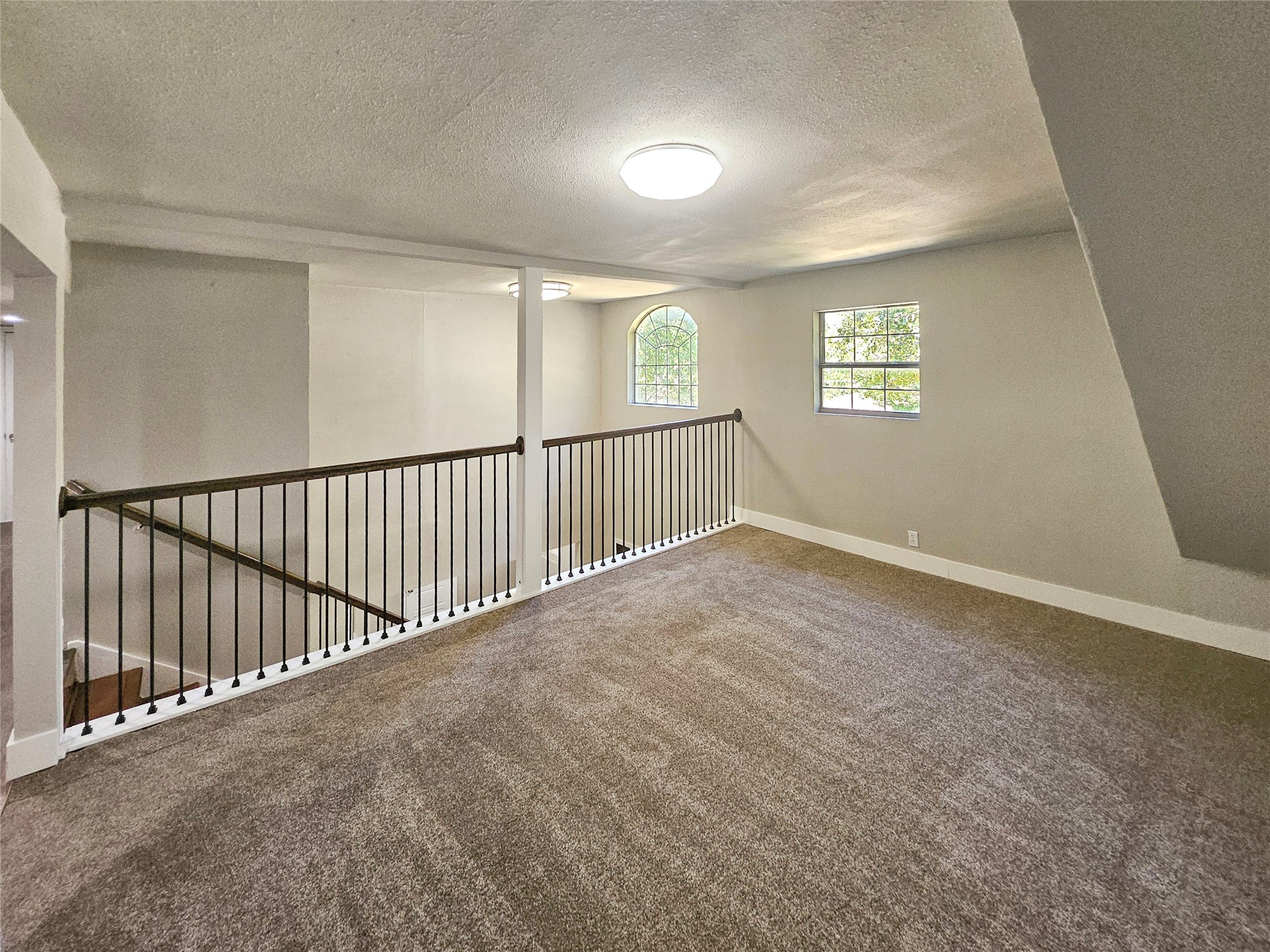 1914 Emerson Lane
