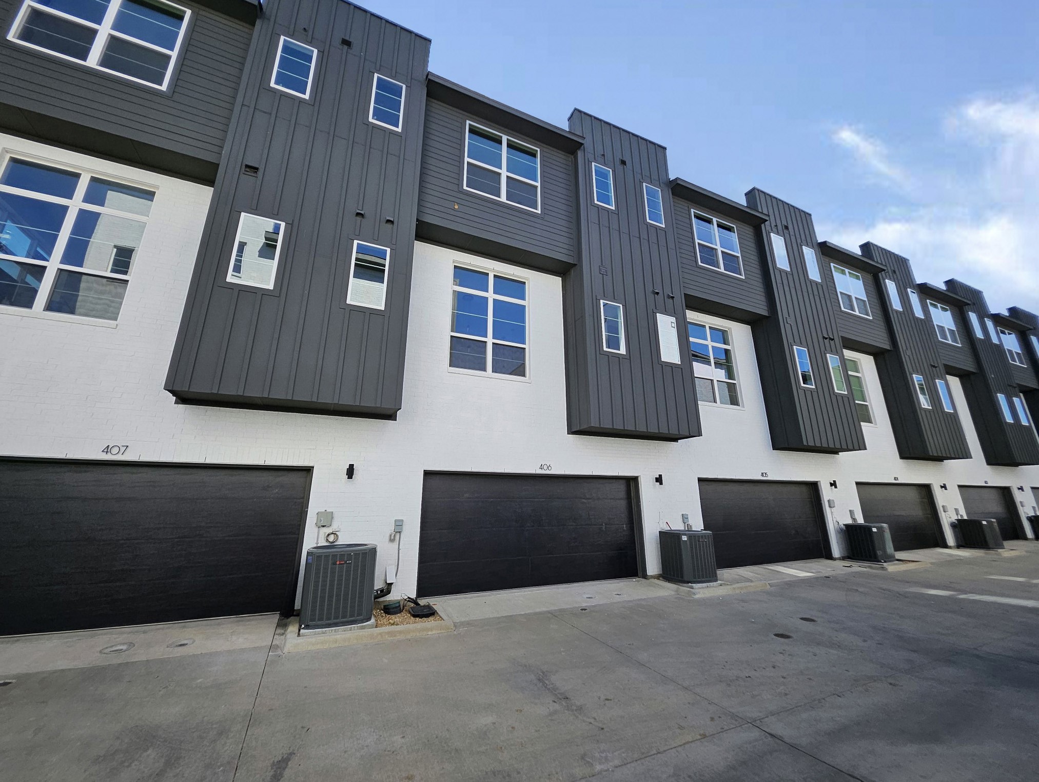 13325 Bee Street 406