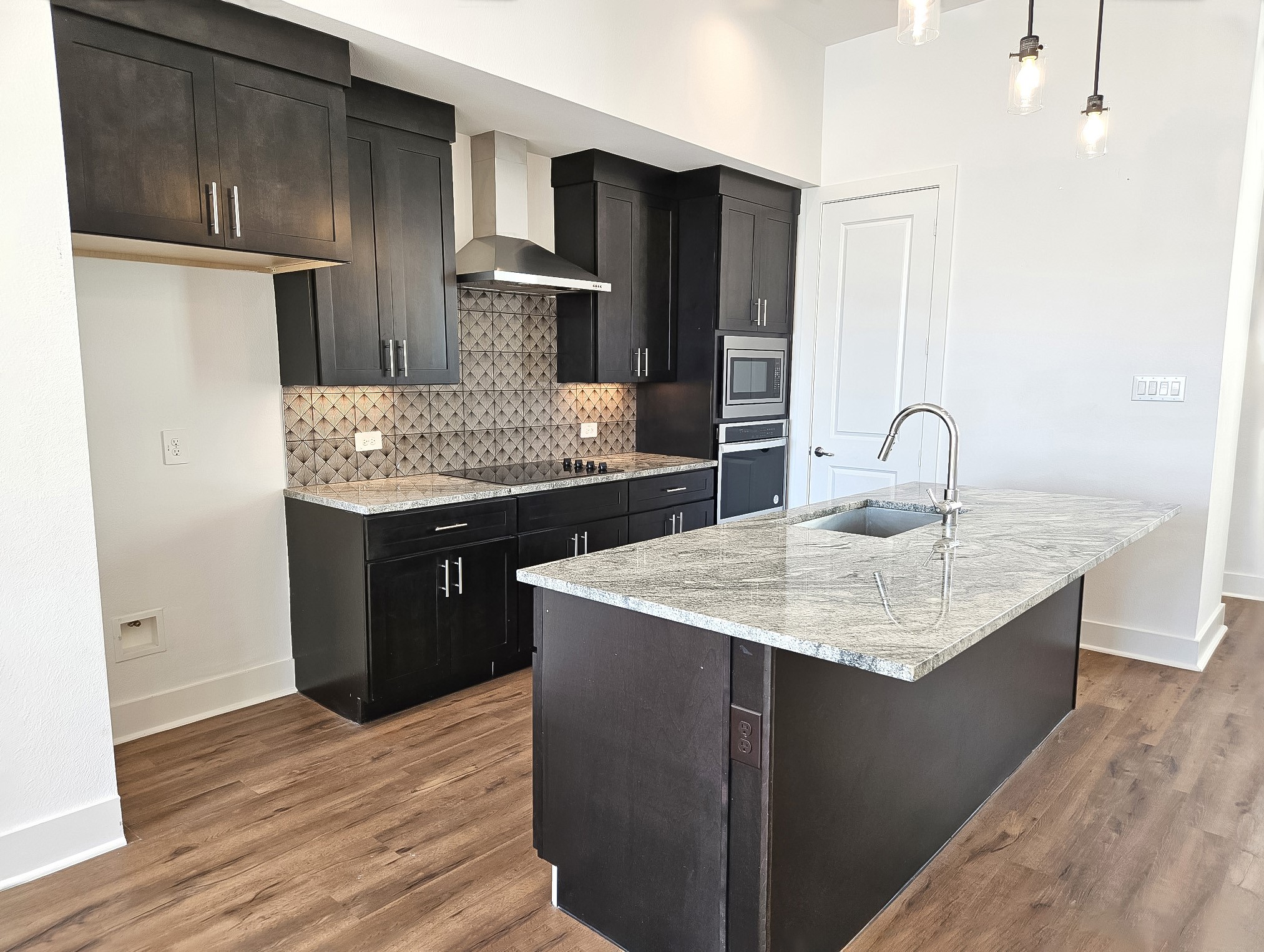 13325 Bee Street 406