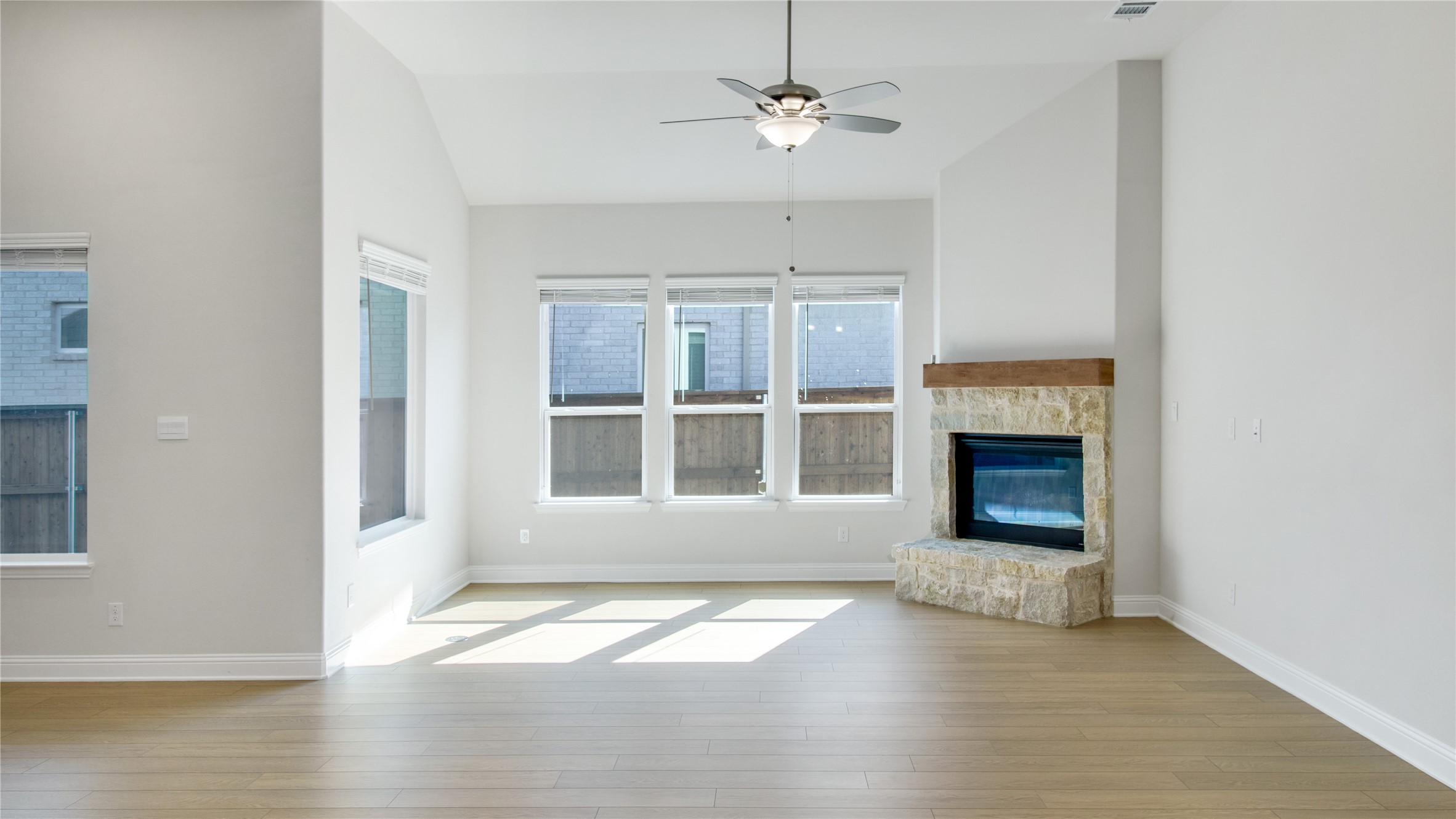 2216 Sternpost Mews