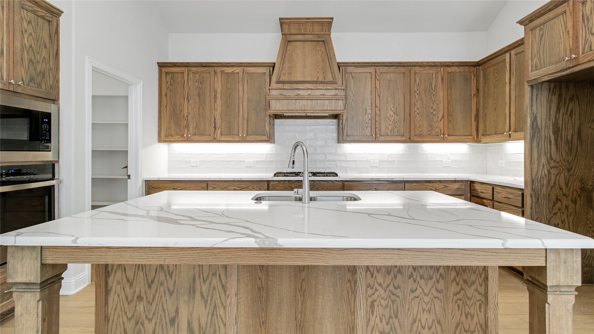 2216 Sternpost Mews