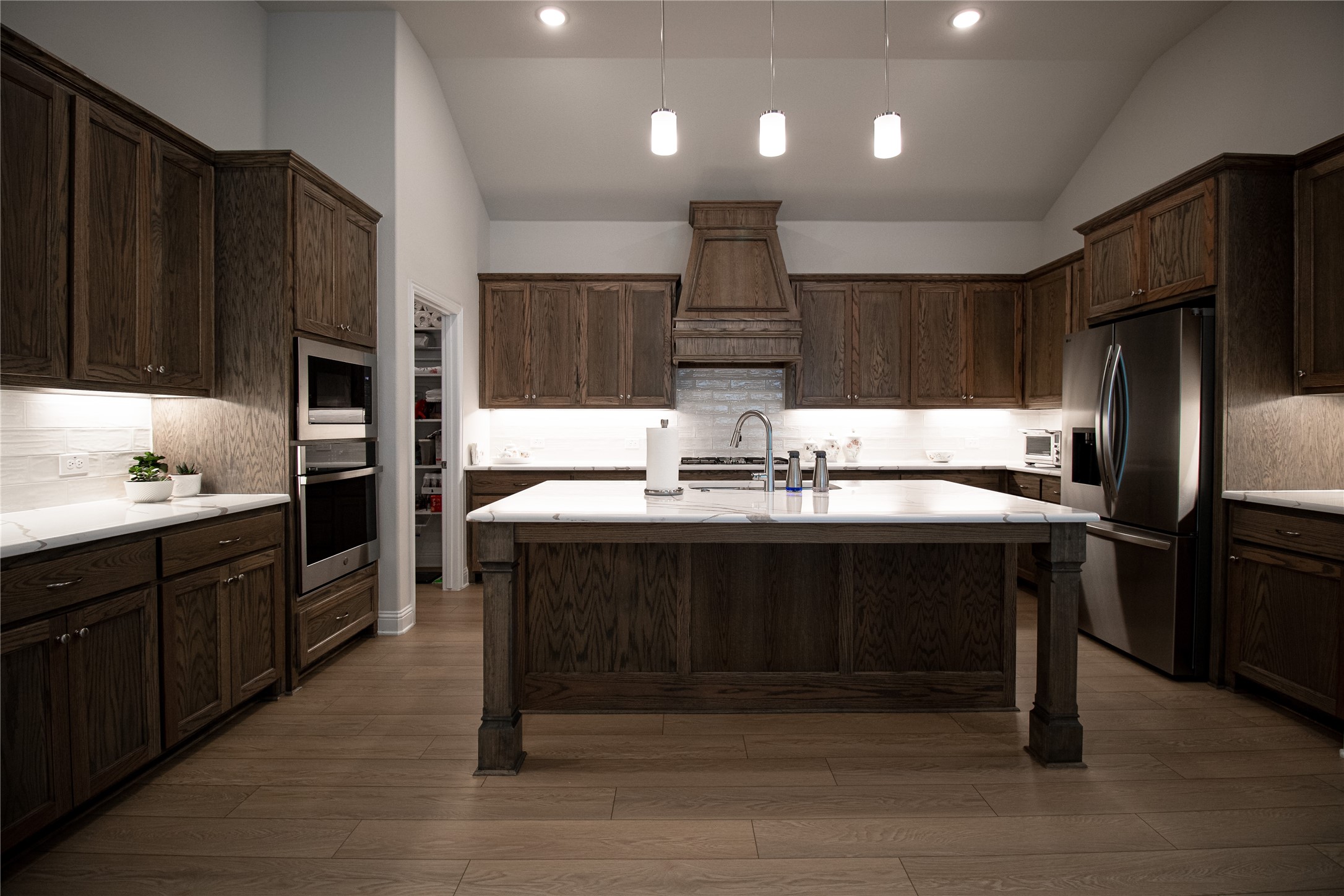 2216 Sternpost Mews