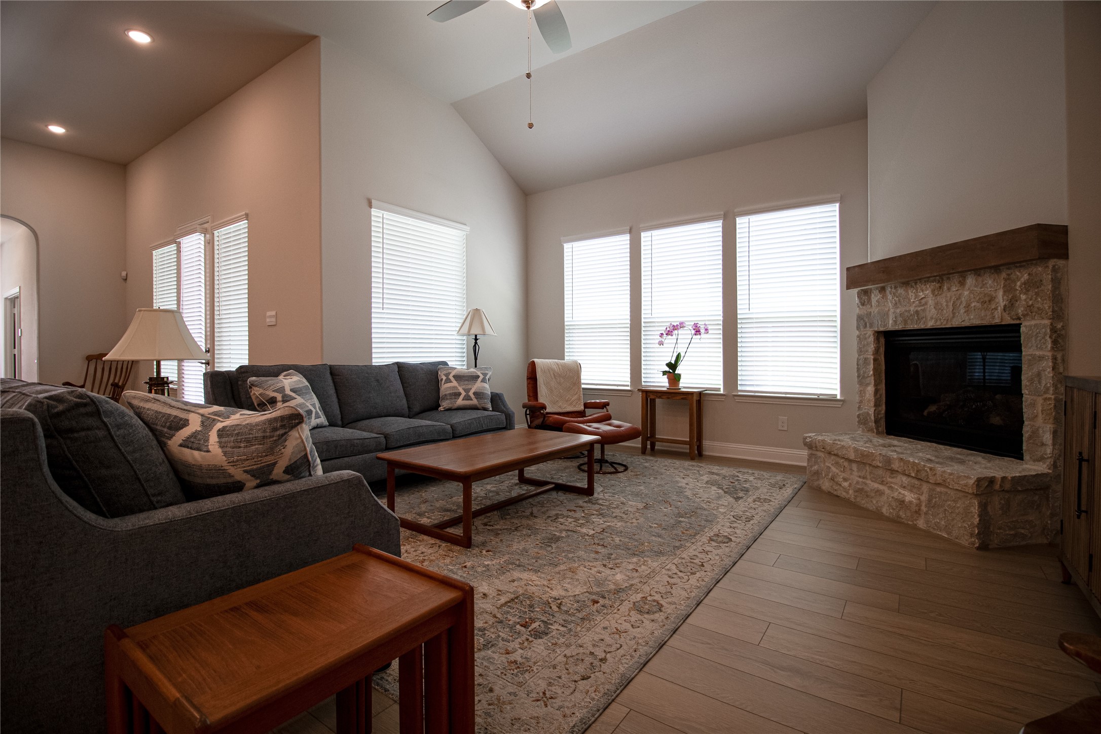 2216 Sternpost Mews