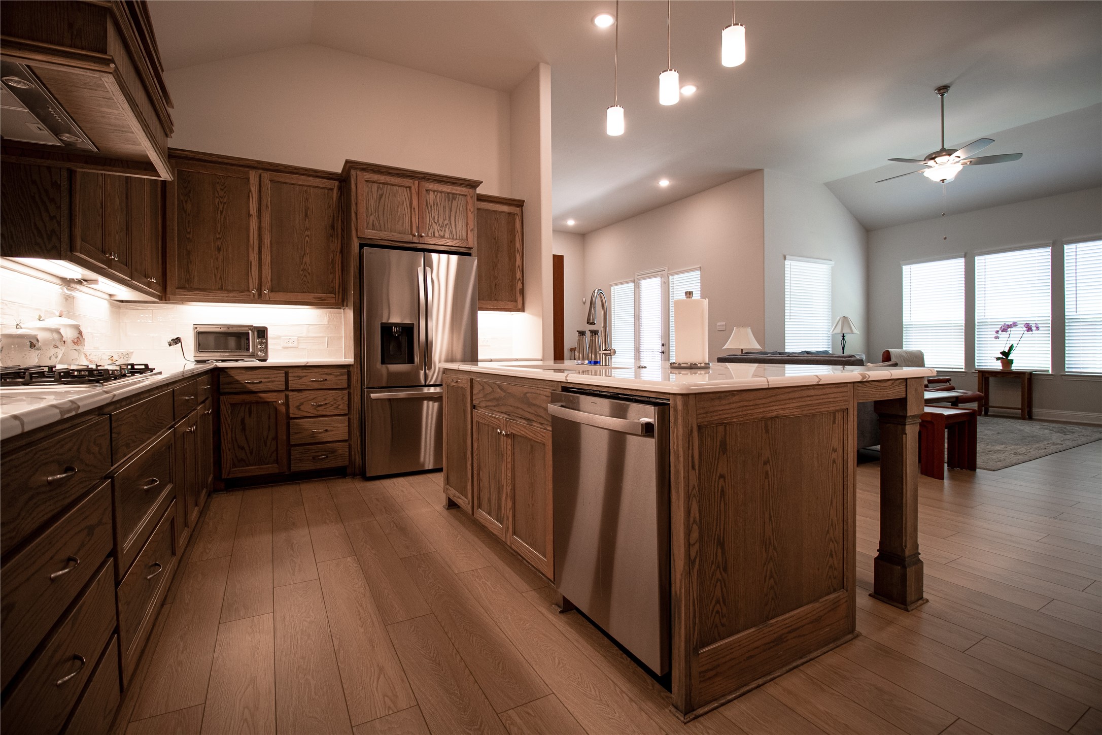 2216 Sternpost Mews