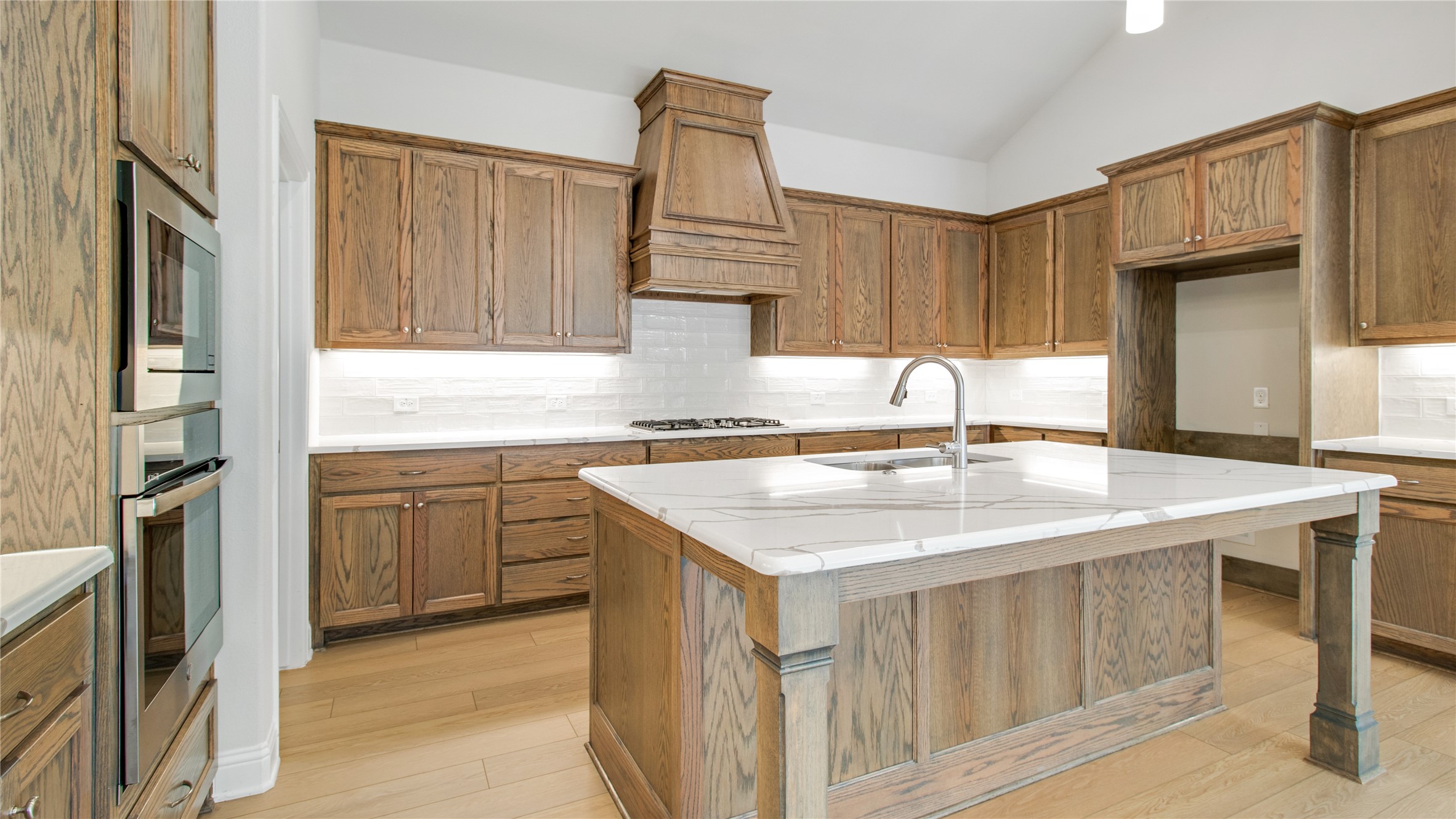 2216 Sternpost Mews