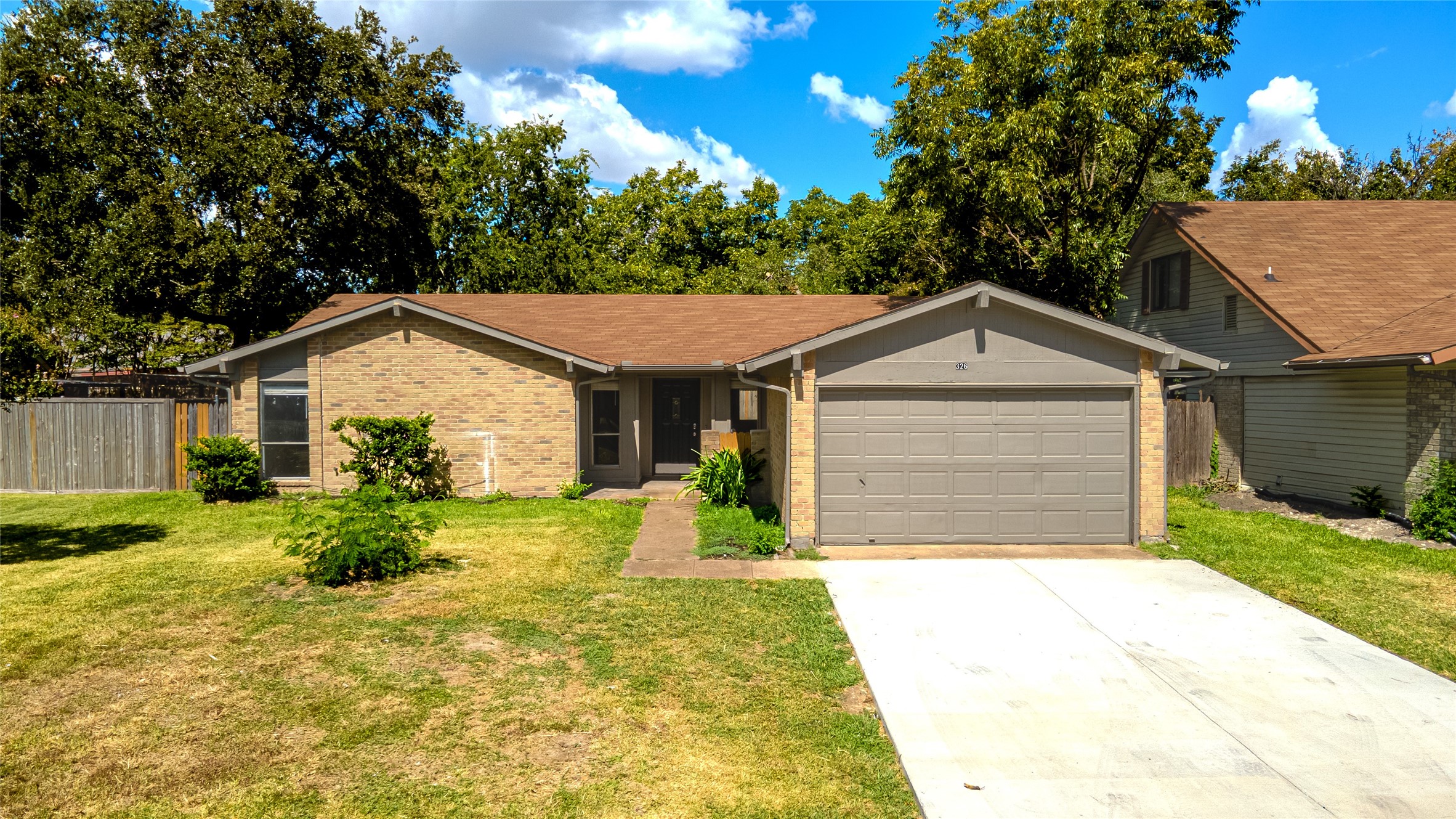 326 E Springdale Lane