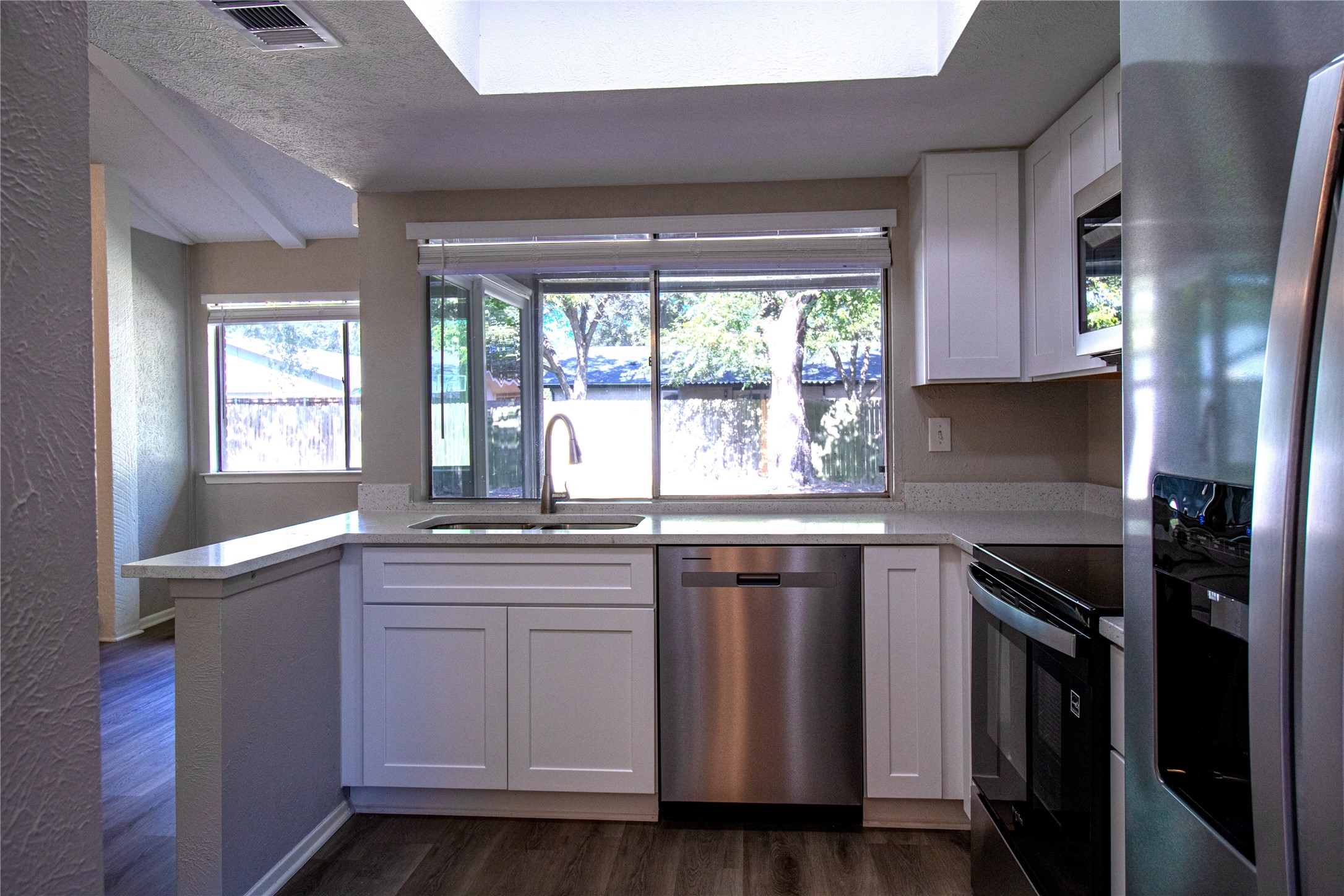 326 E Springdale Lane