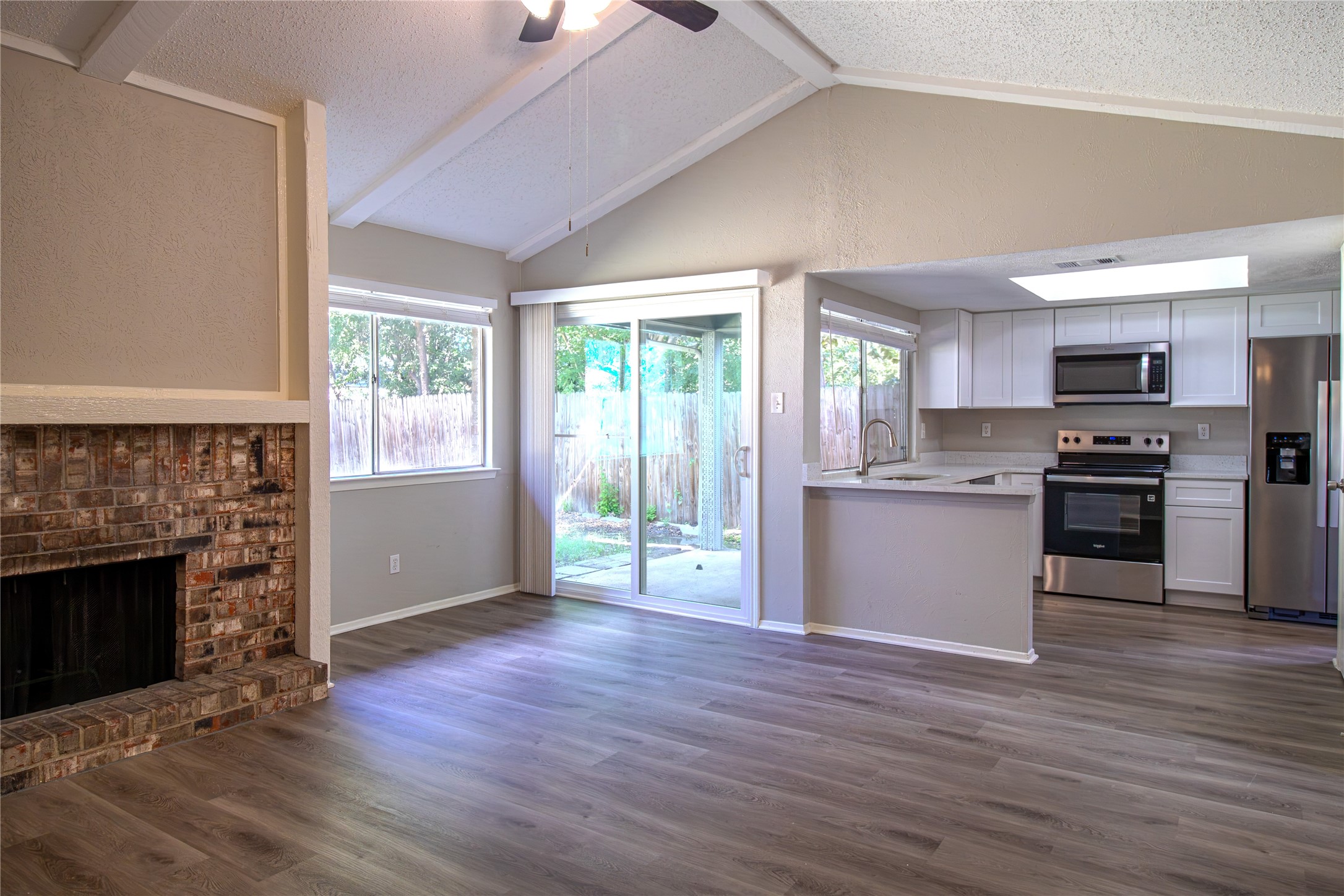 326 E Springdale Lane