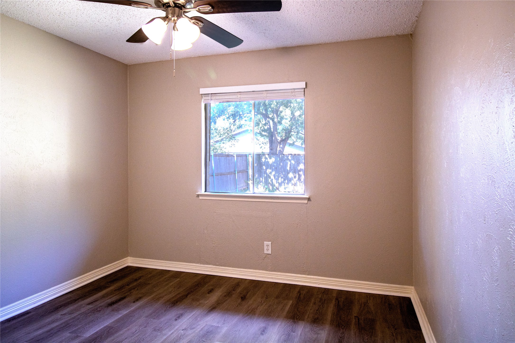 326 E Springdale Lane