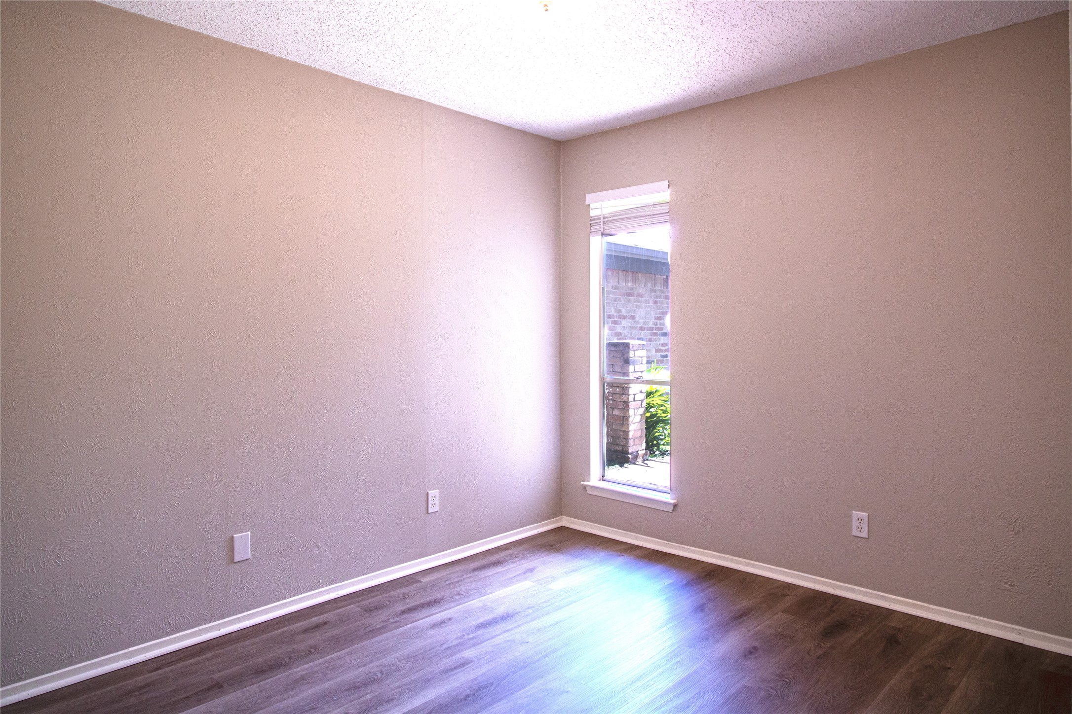 326 E Springdale Lane