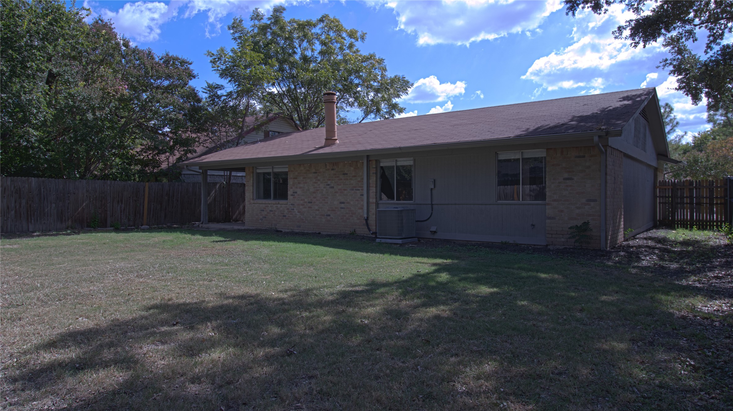 326 E Springdale Lane