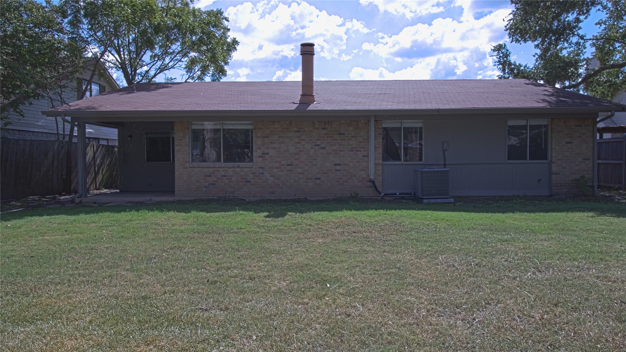 326 E Springdale Lane