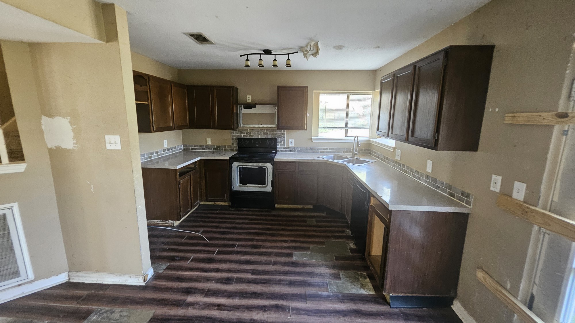 7601 Cornell Drive