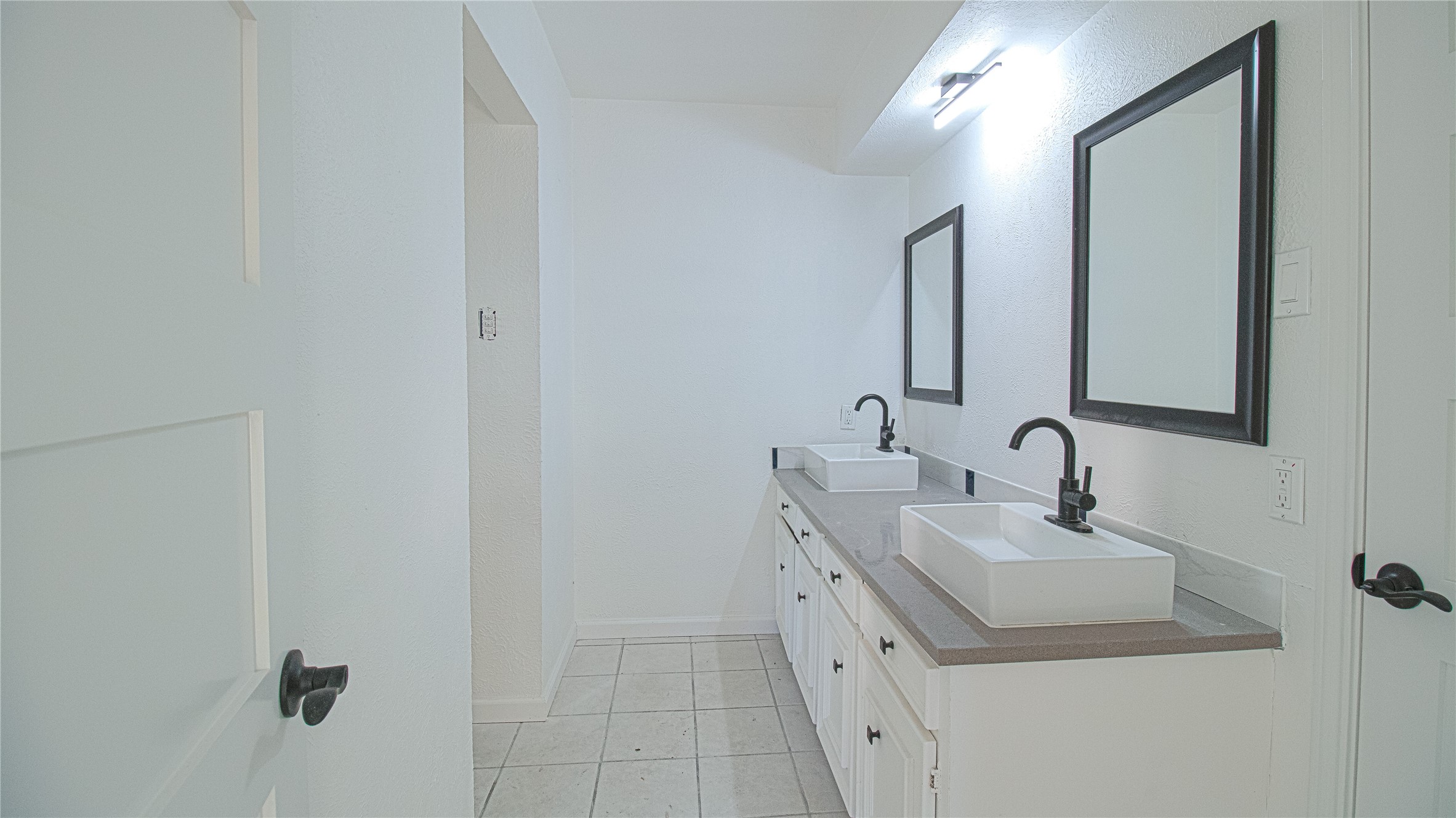 1413 British Boulevard