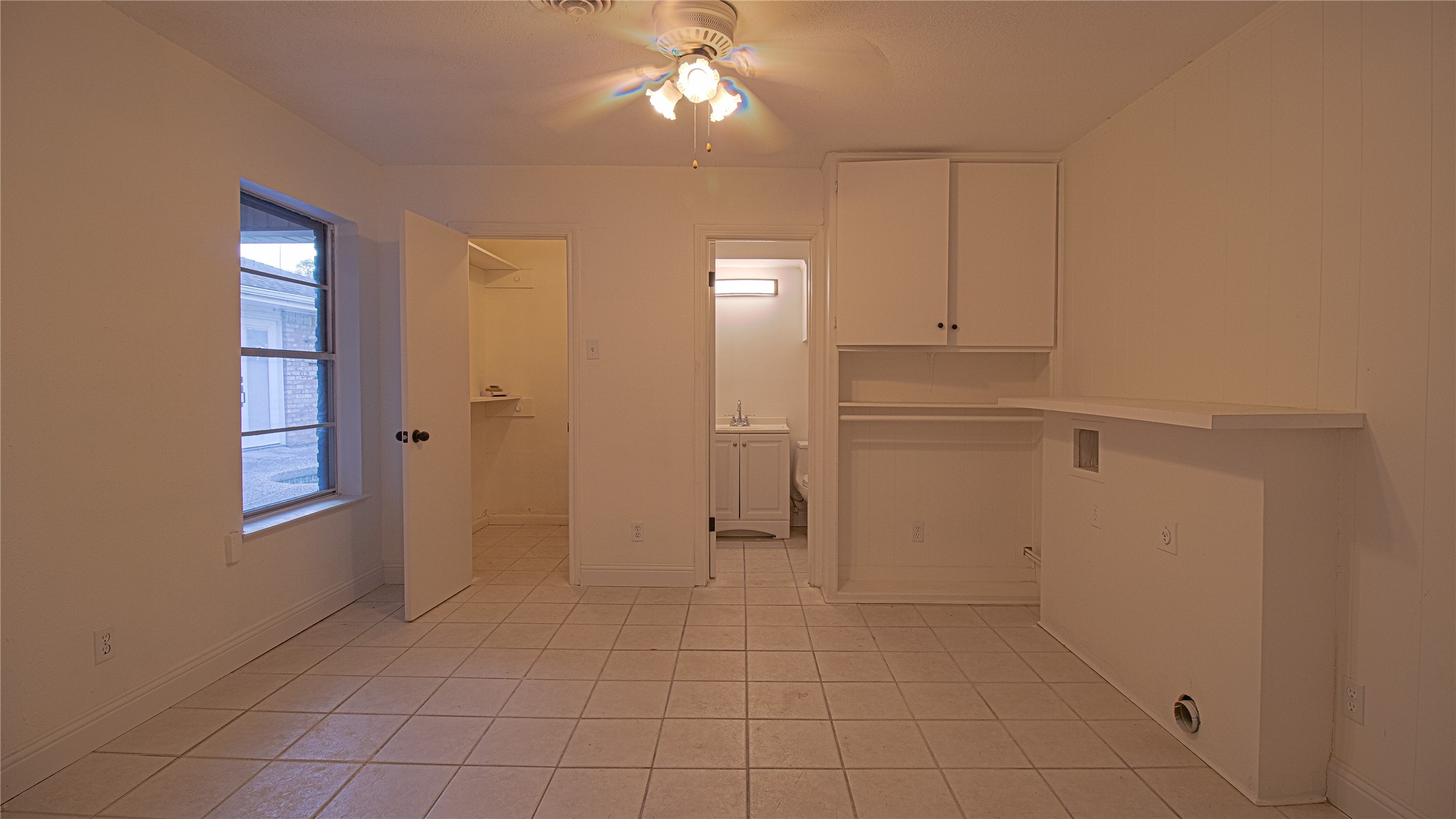 1413 British Boulevard