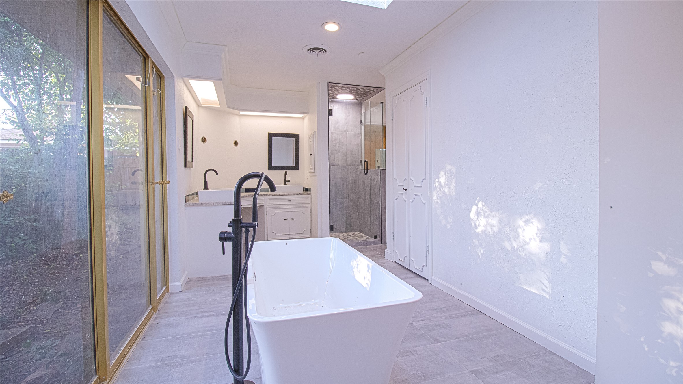 1413 British Boulevard