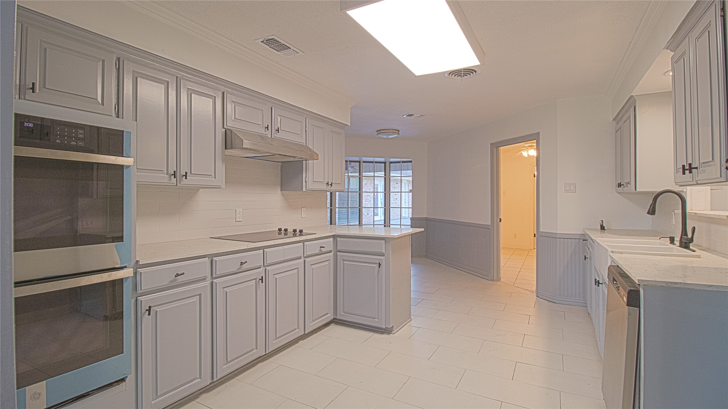 1413 British Boulevard