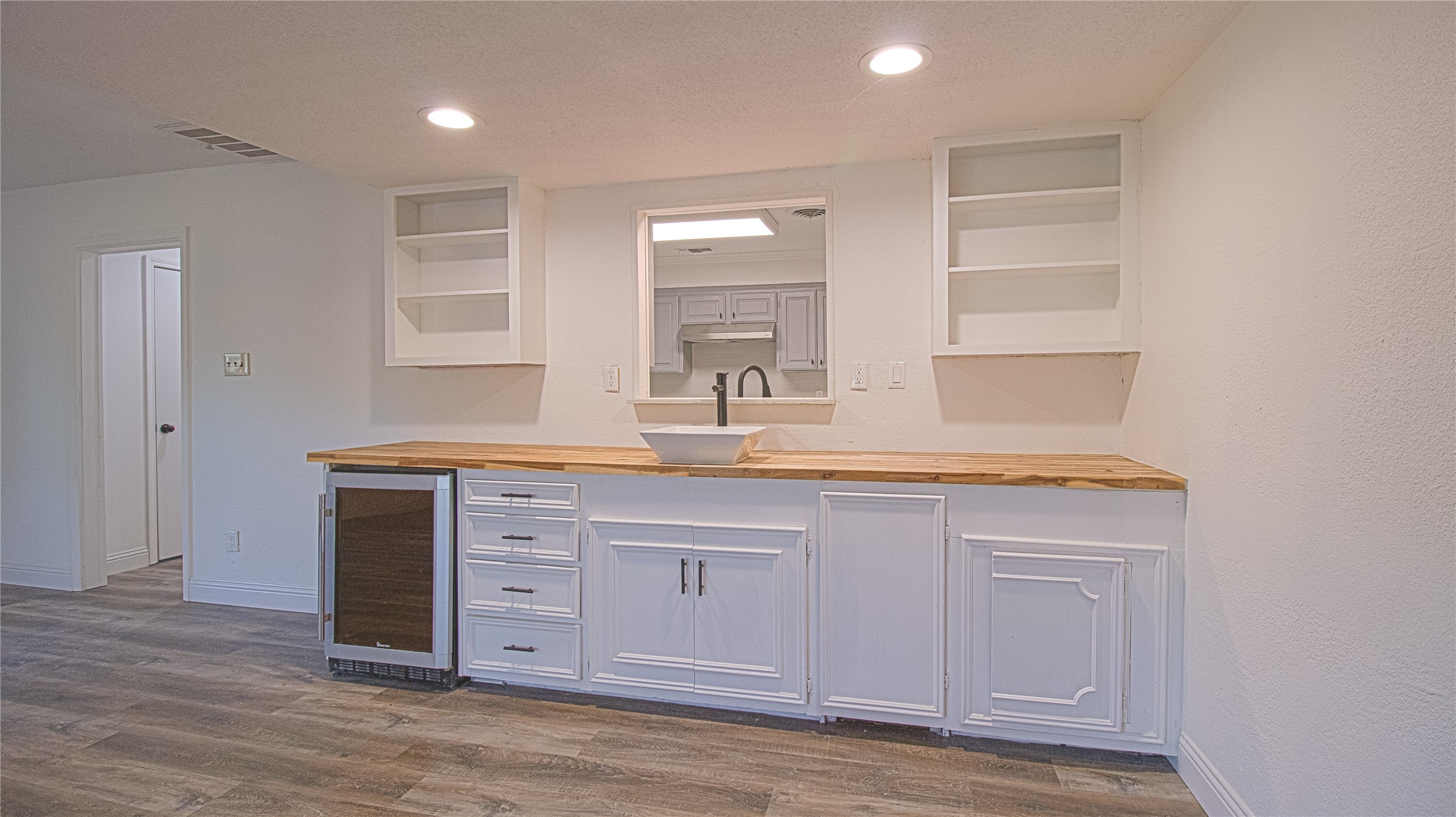 1413 British Boulevard