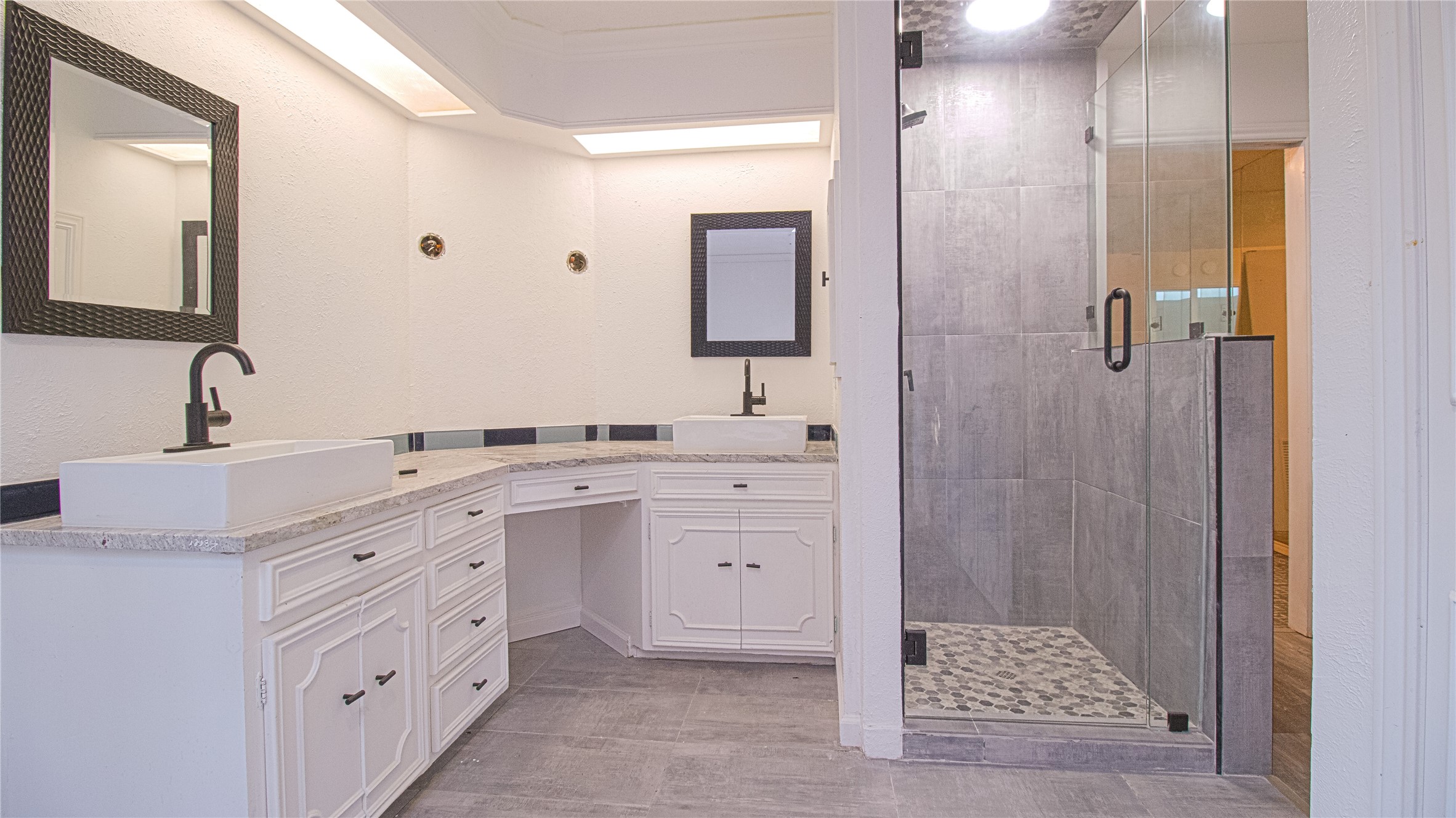 1413 British Boulevard