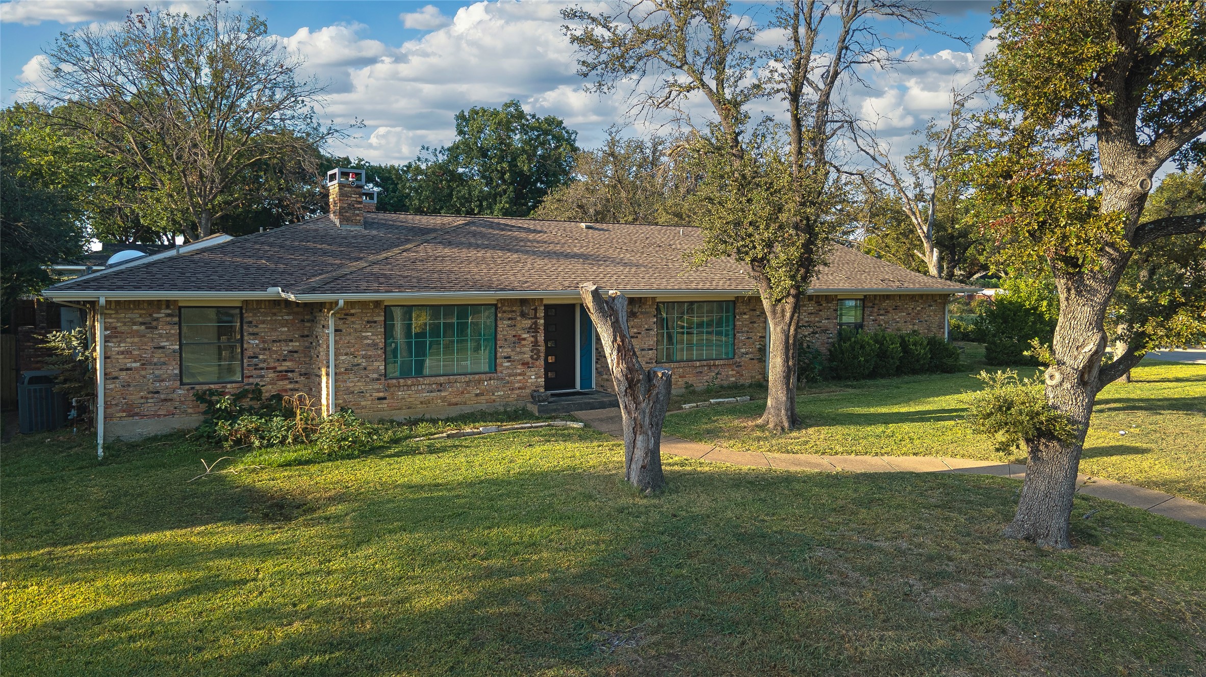 1413 British Boulevard