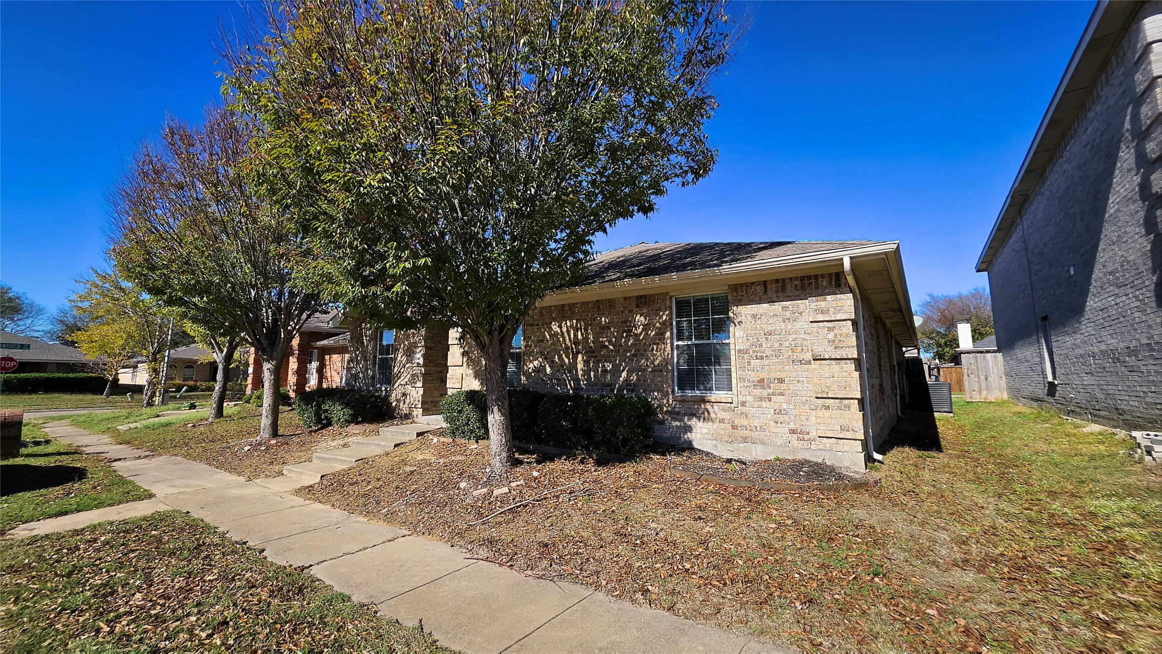 1941 Indian Lilac Drive