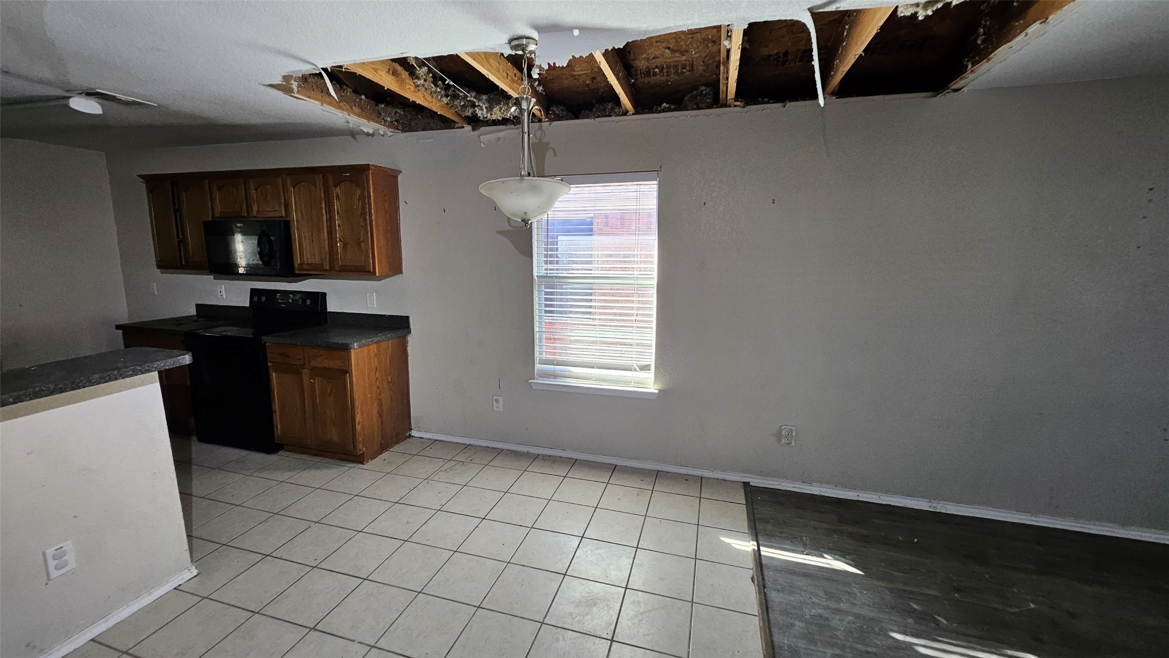 1941 Indian Lilac Drive