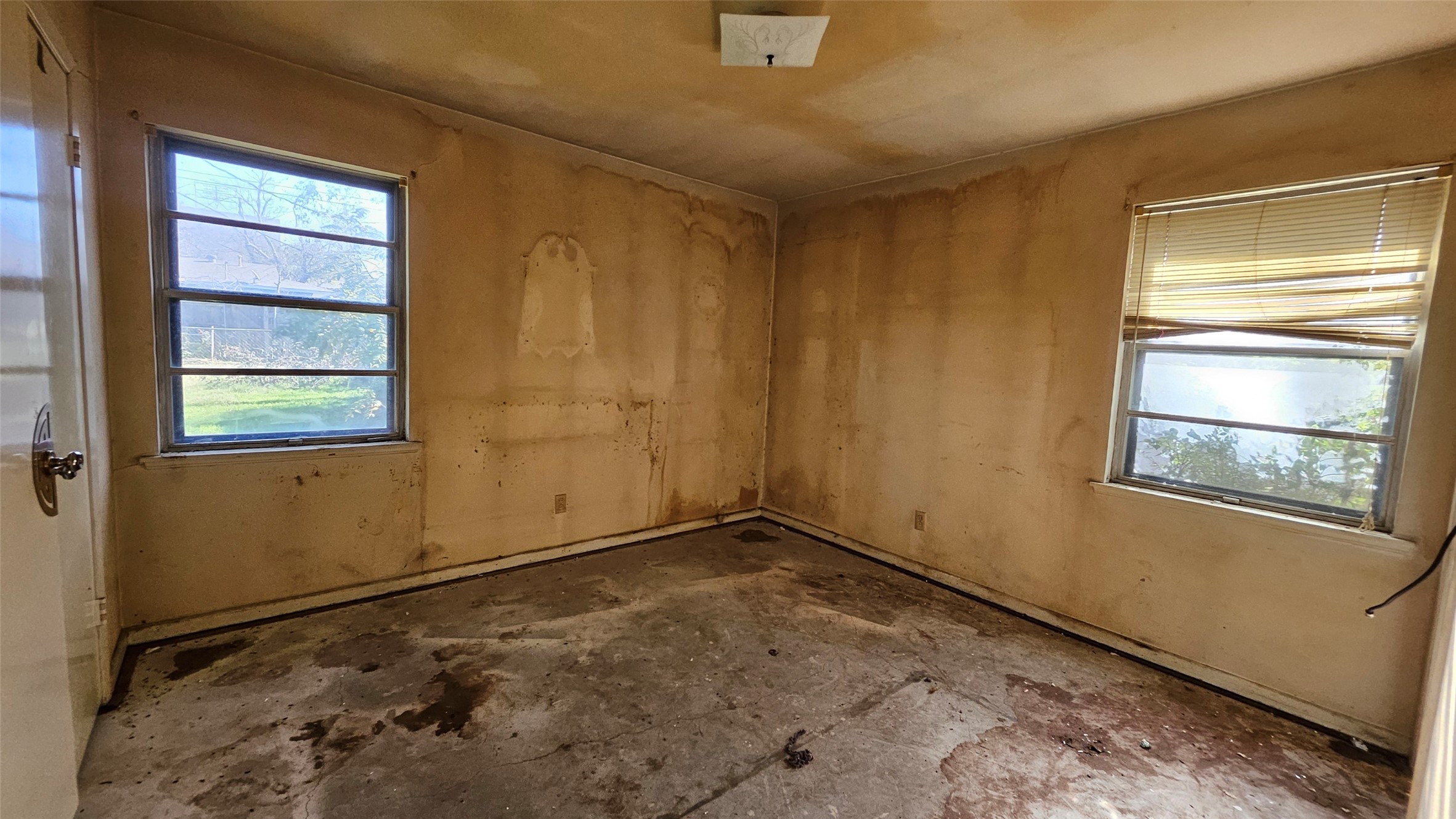 302 N Cottonwood Drive