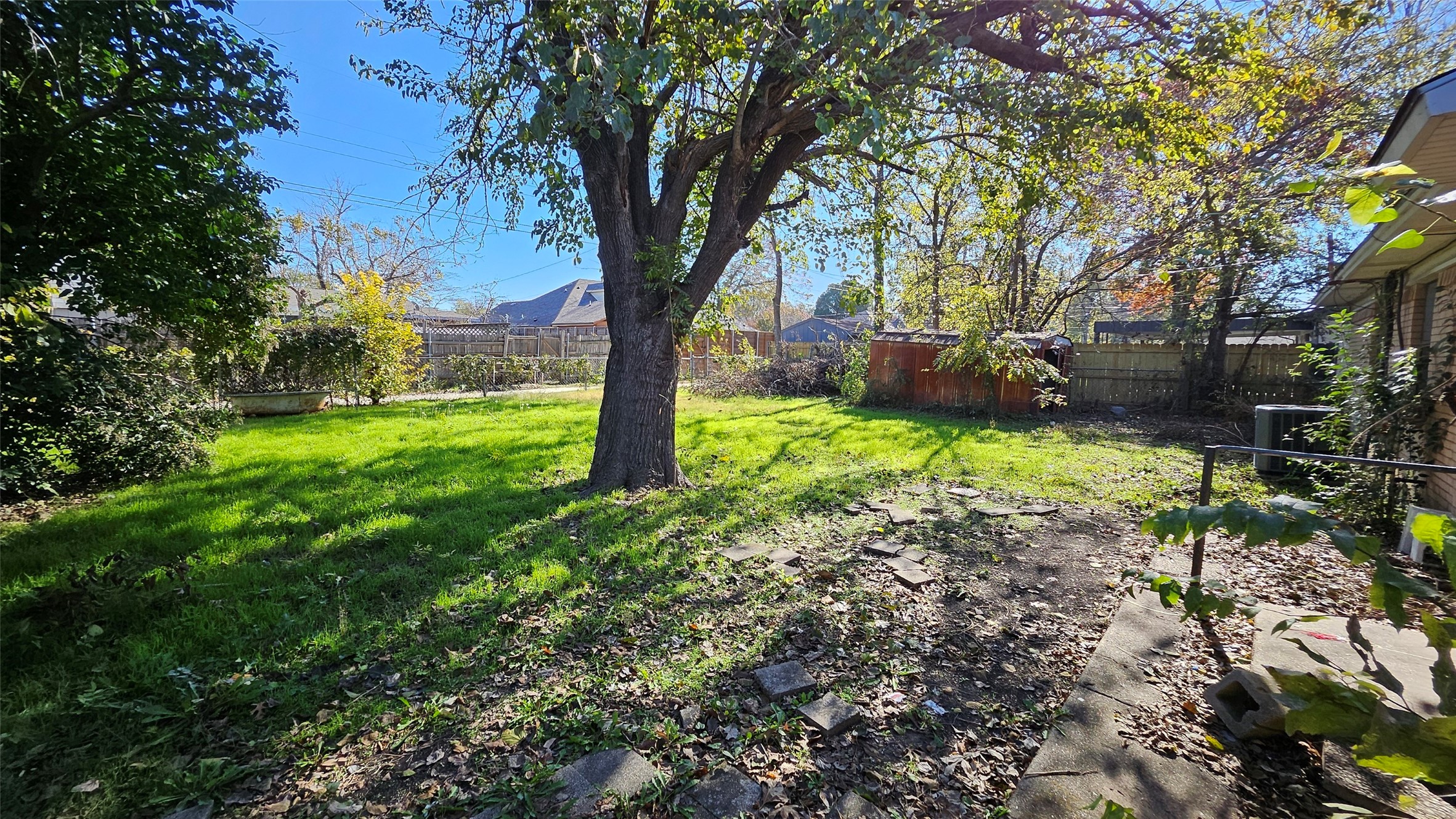 302 N Cottonwood Drive