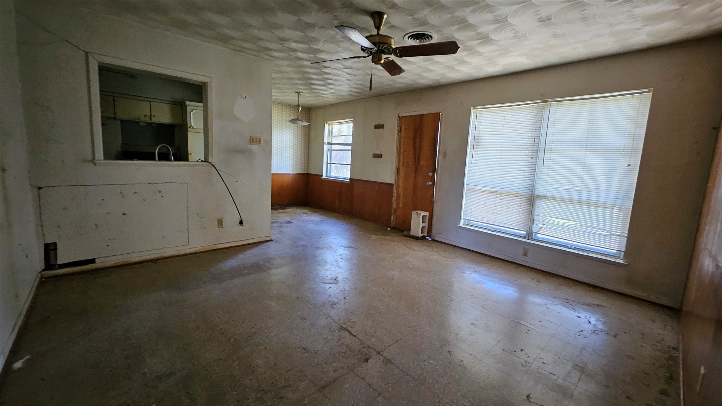 302 N Cottonwood Drive