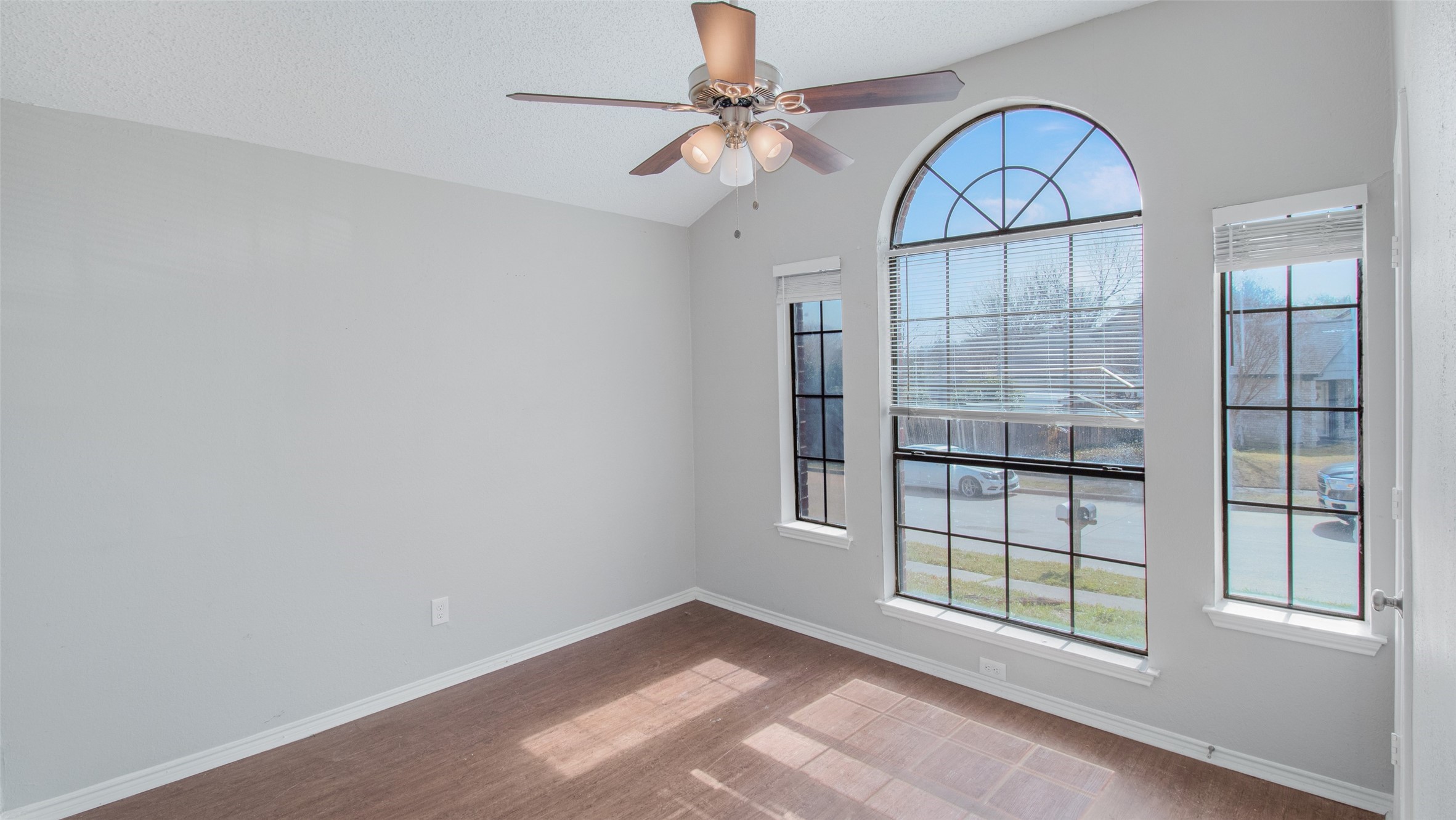 1527 Charleston Cove