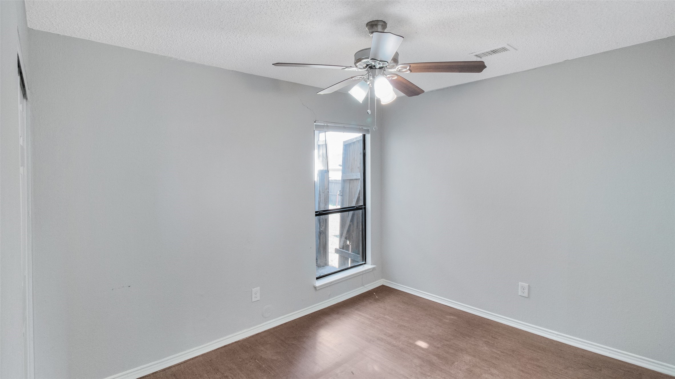 1527 Charleston Cove